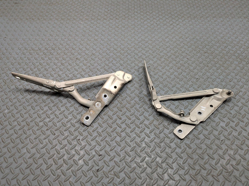 2005 - 2007 CADILLAC CTS OEM TAILGATE LIFTGATE HINGE SET LEFT AND RIGHT