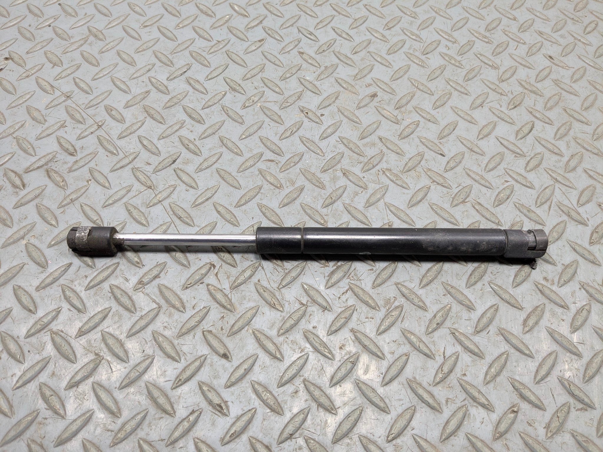 2005 - 2007 CADILLAC CTS OEM TAILGATE LIFTGATE TRUNK SUPPORT SHOCK STRUT