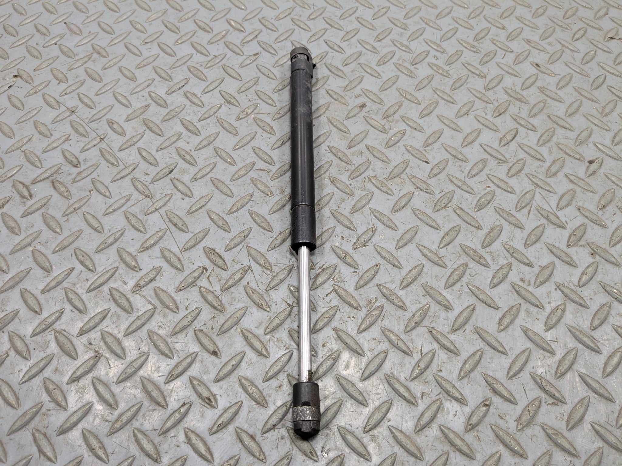 2005 - 2007 CADILLAC CTS OEM TAILGATE LIFTGATE TRUNK SUPPORT SHOCK STRUT