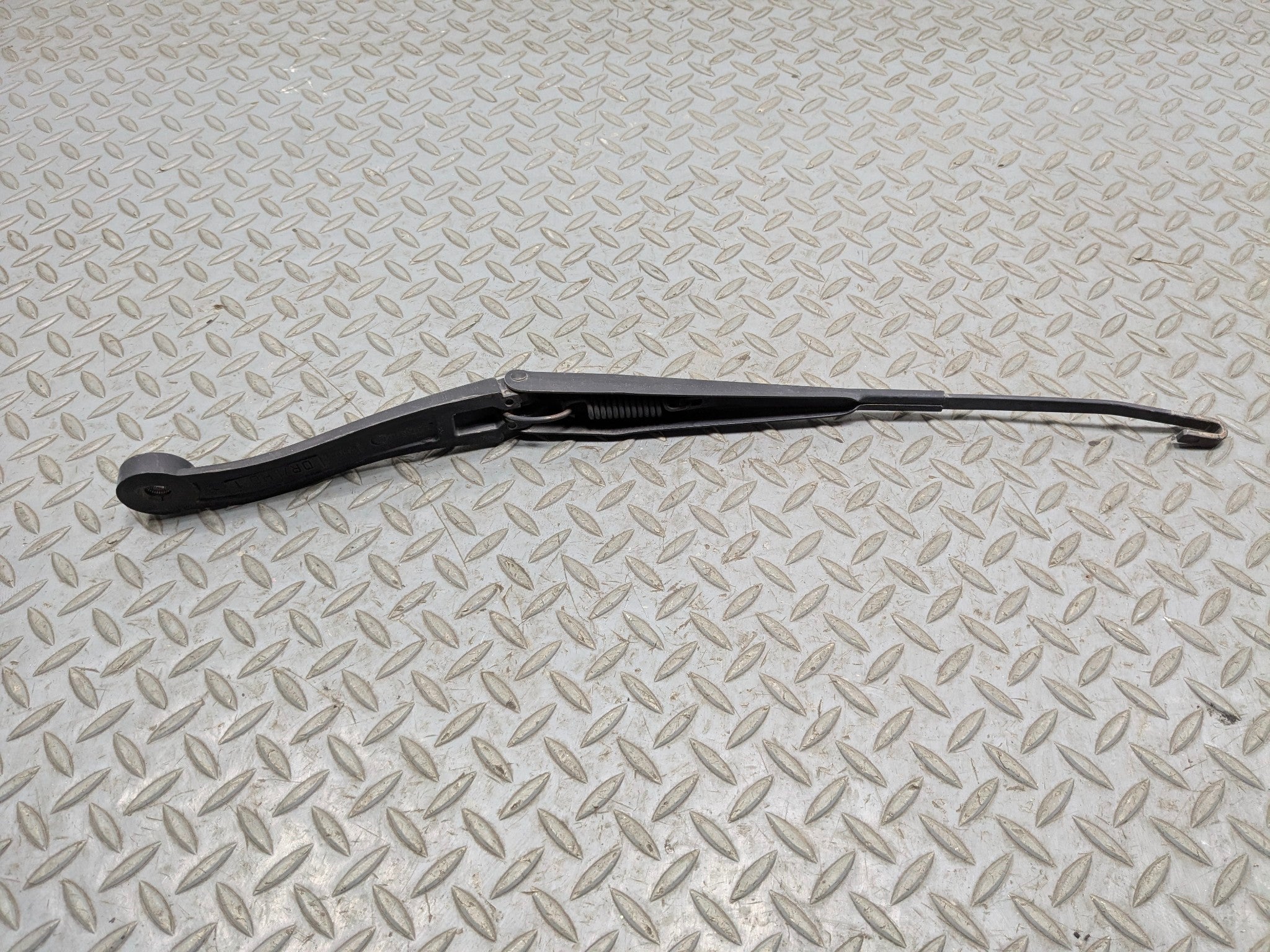 2005 - 2007 CADILLAC CTS OEM WINDSHIELD WIPER ARM FRONT LEFT DRIVER SIDE