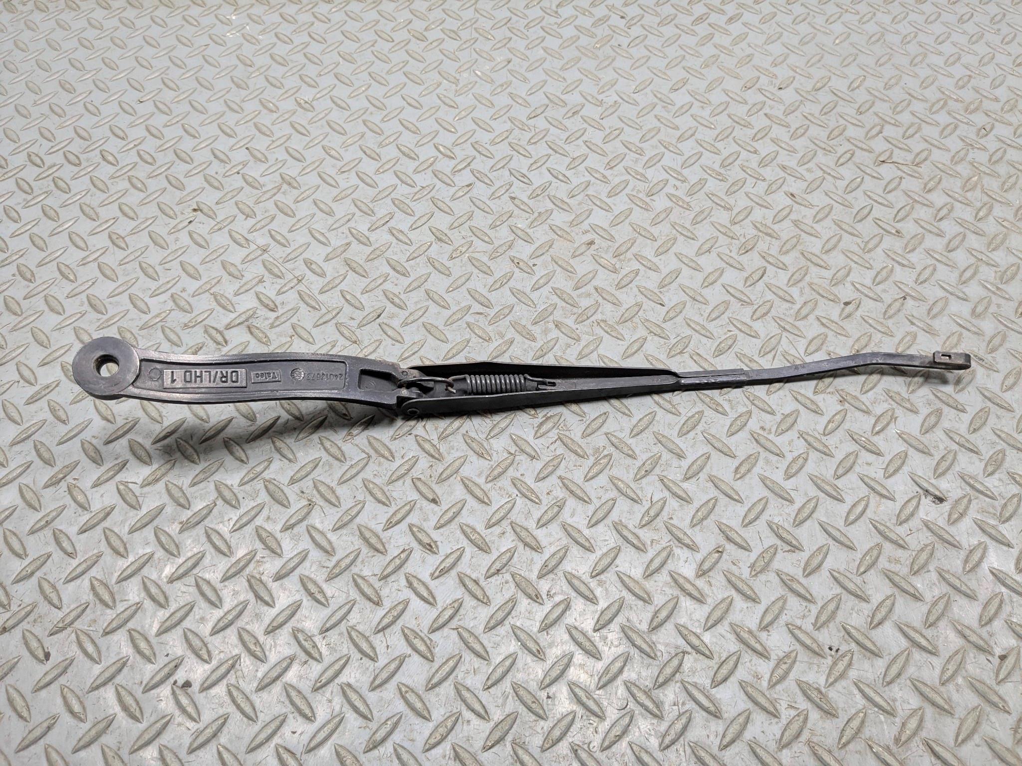 2005 - 2007 CADILLAC CTS OEM WINDSHIELD WIPER ARM FRONT LEFT DRIVER SIDE