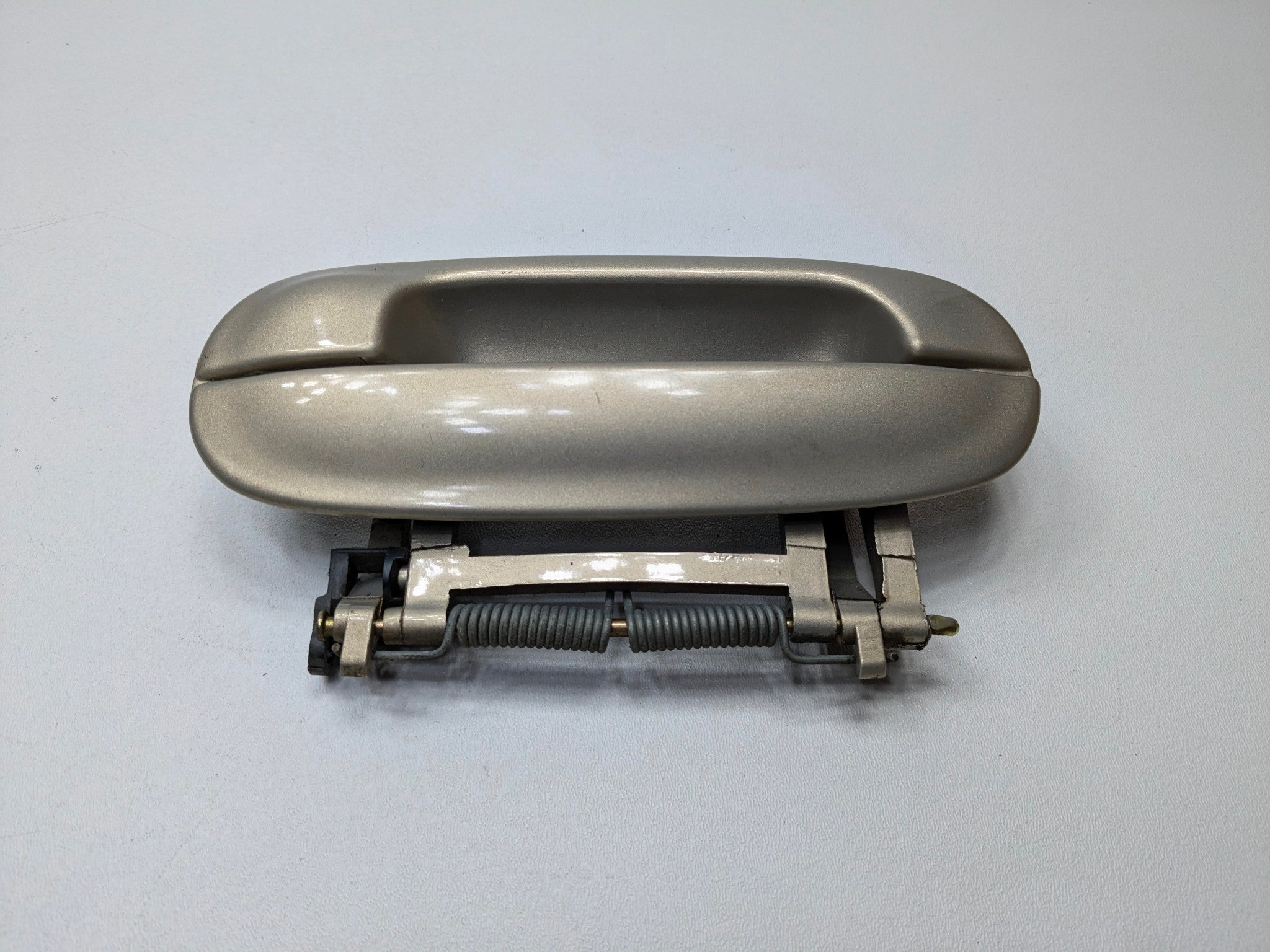 2005 - 2007 CADILLAC CTS OEM EXTERIOR DOOR HANDLE REAR LEFT SIDE RADIANT BRONZE