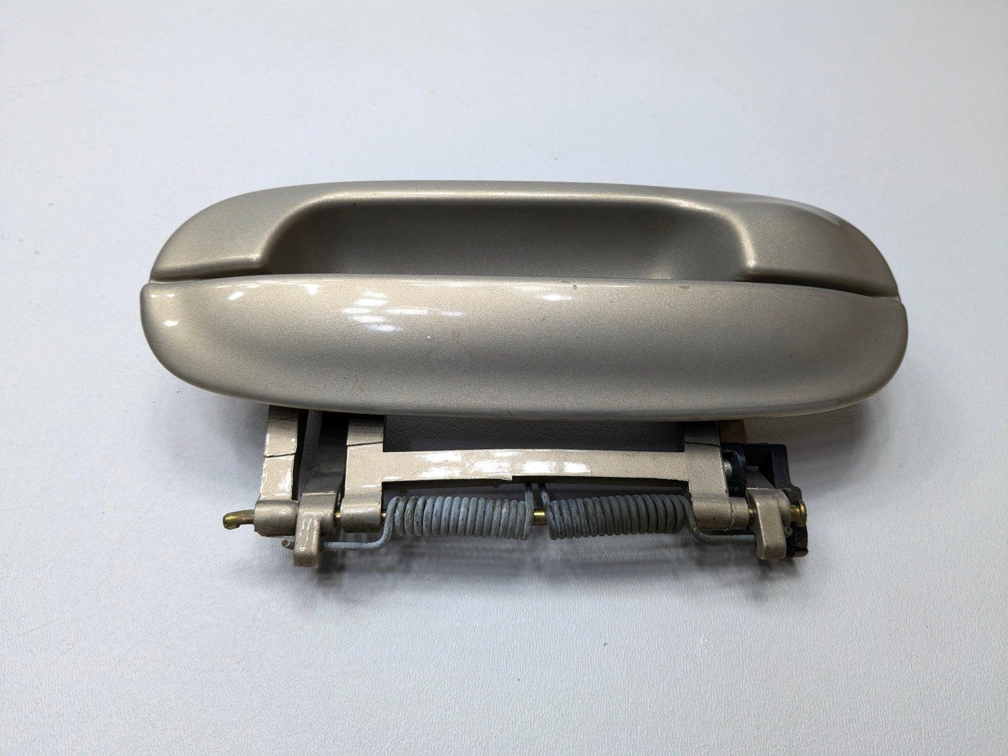 2005 - 2007 CADILLAC CTS OEM EXTERIOR DOOR HANDLE REAR RIGHT SIDE RADIANT BRONZE