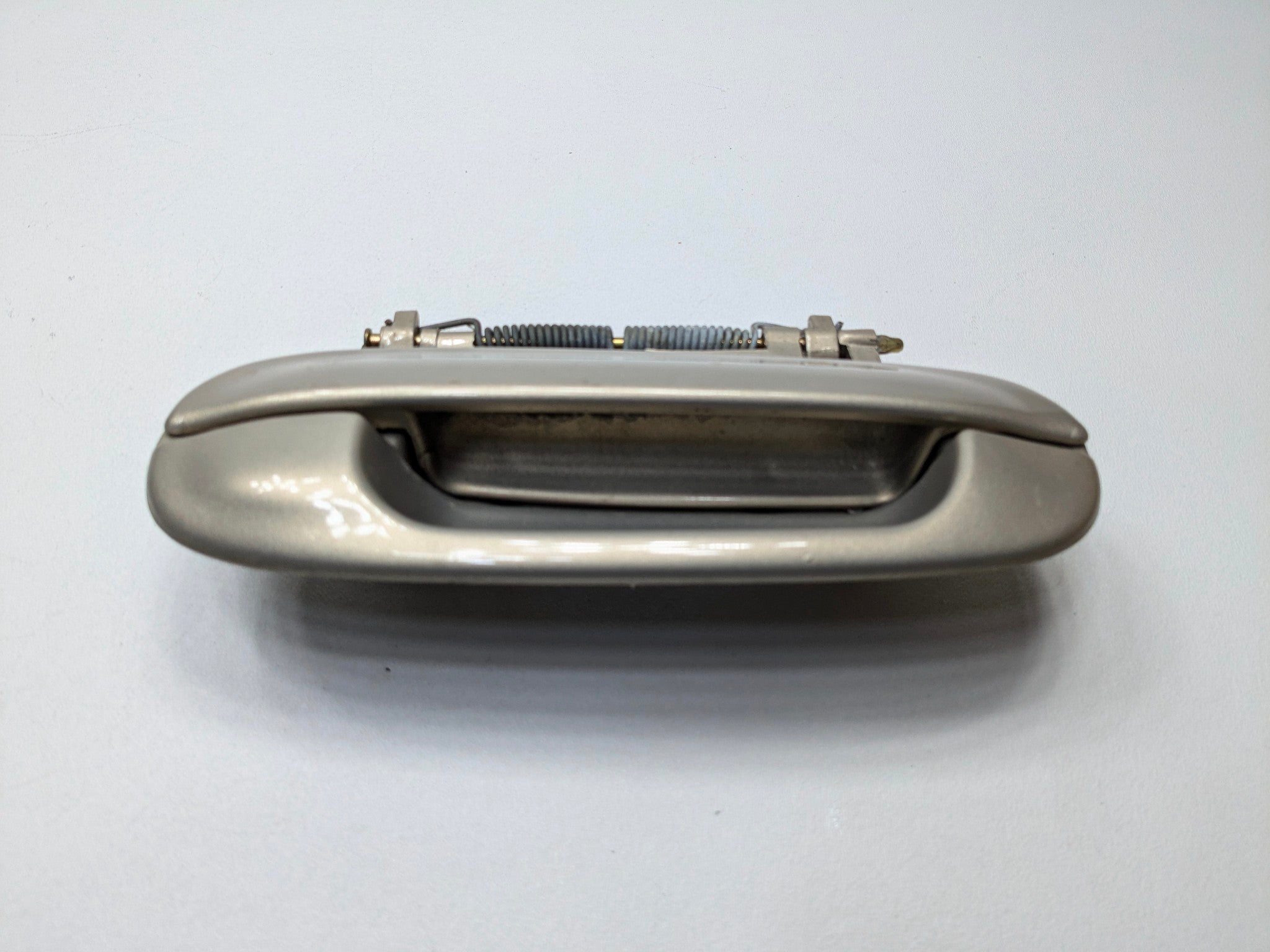 2005 - 2007 CADILLAC CTS OEM EXTERIOR DOOR HANDLE REAR RIGHT SIDE RADIANT BRONZE