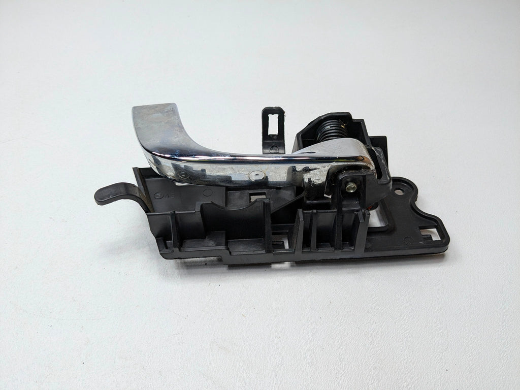 2005 - 2007 CADILLAC CTS OEM INTERIOR DOOR HANDLE FRONT RIGHT PASSENGER SIDE