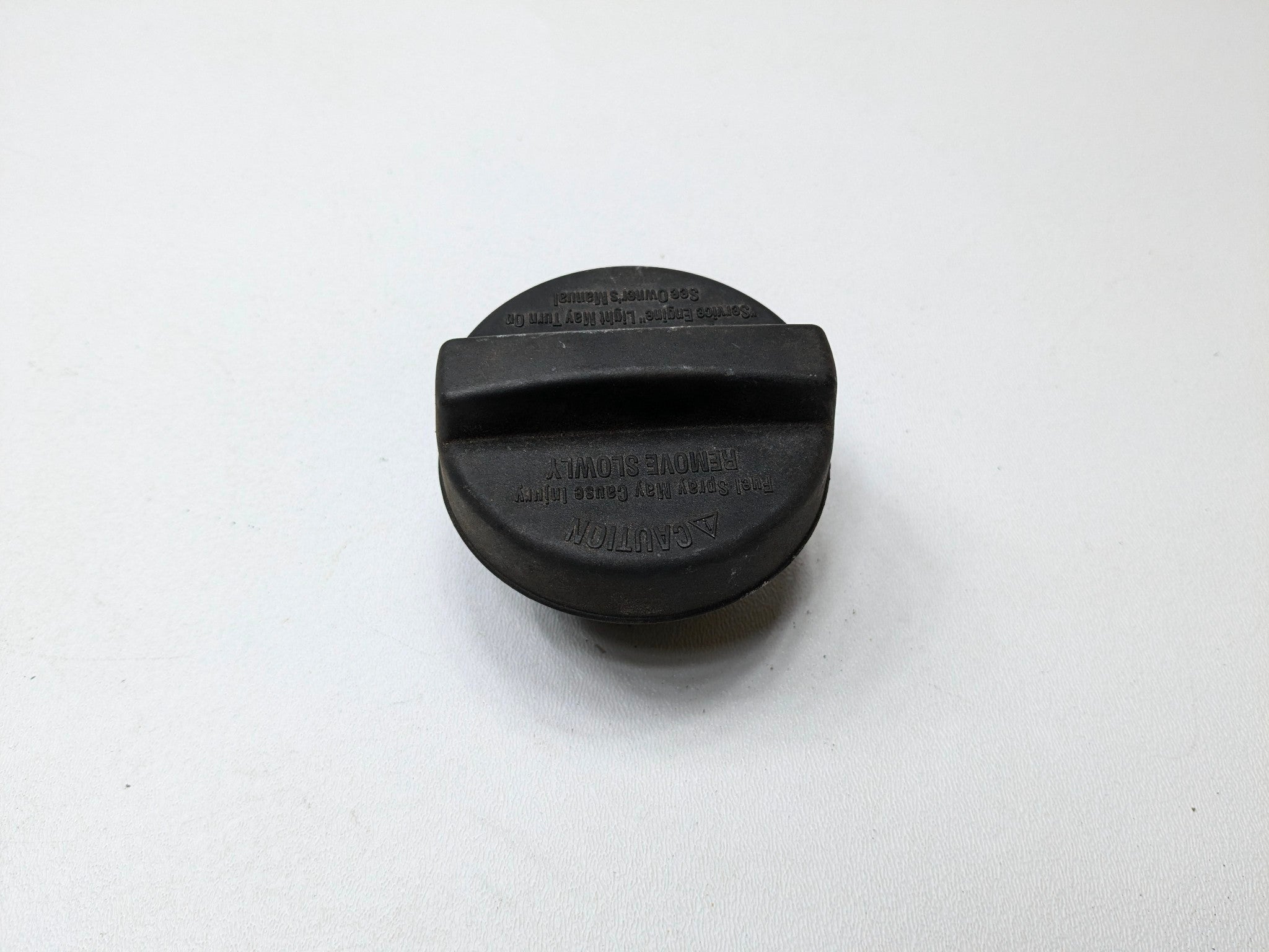 2005 - 2007 CADILLAC CTS OEM FUEL GAS TANK FILLER CAP ASSEMBLY