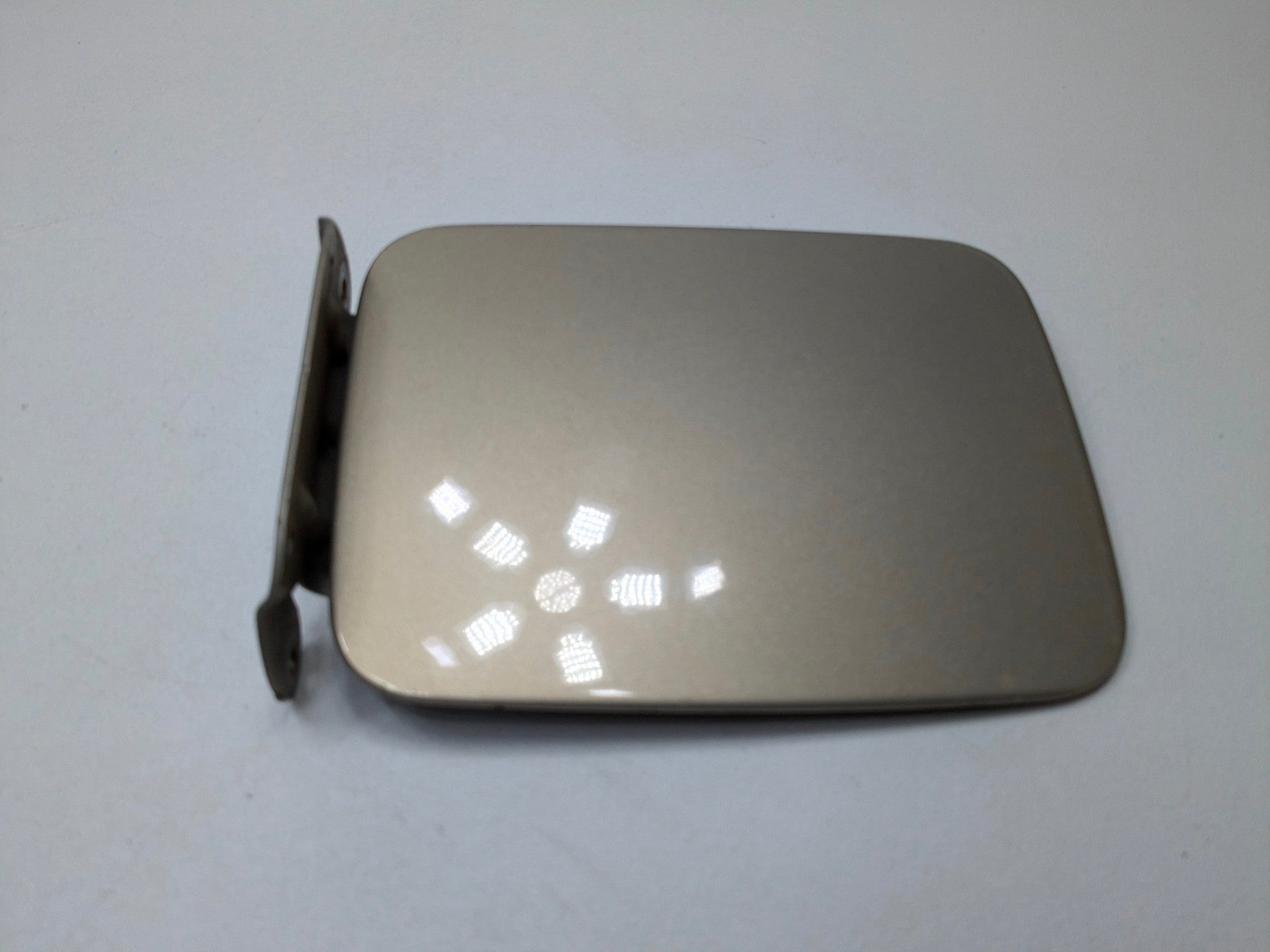 2005 - 2007 CADILLAC CTS OEM GAS FUEL FILLER TANK DOOR LID COVER