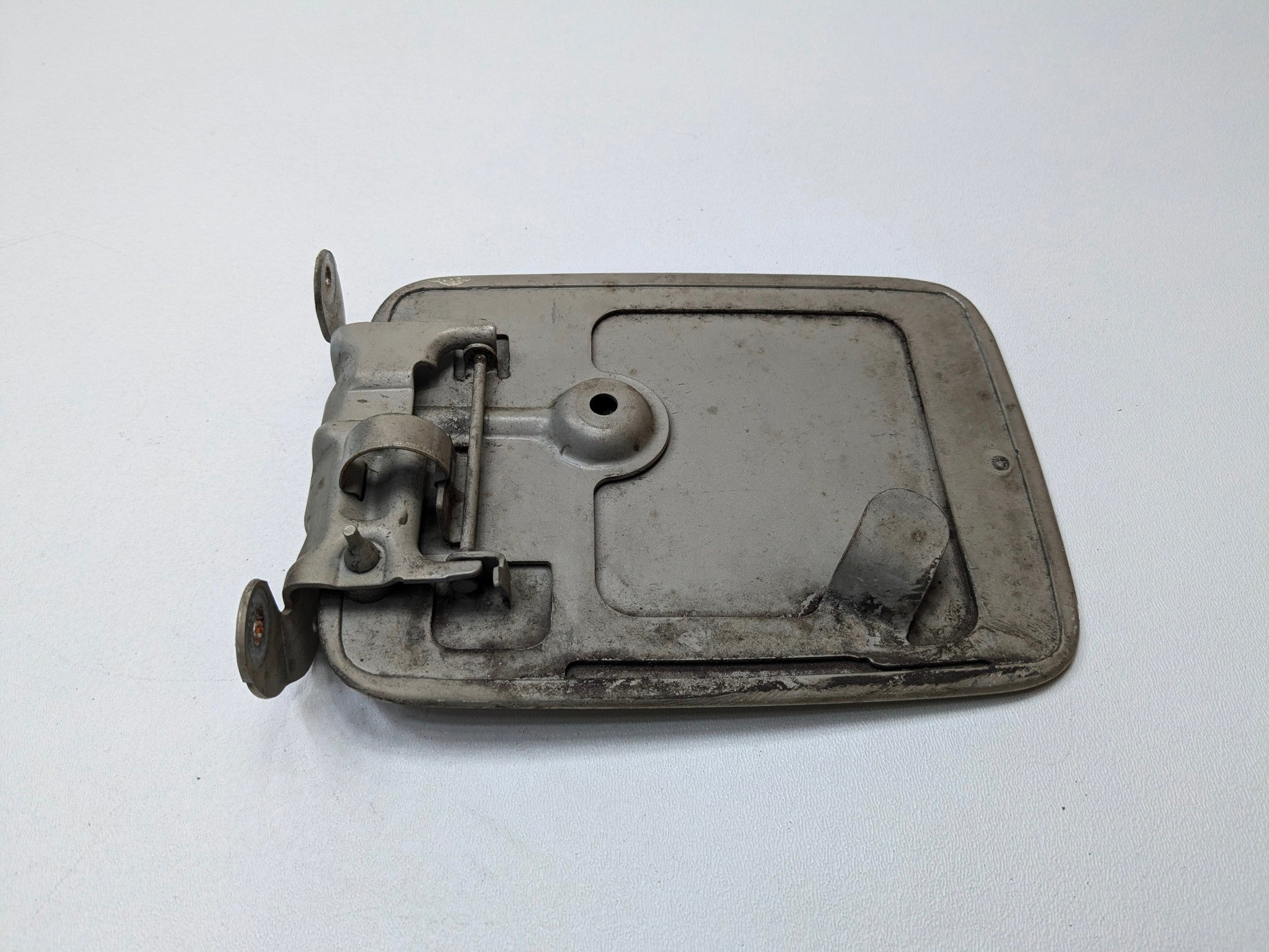 2005 - 2007 CADILLAC CTS OEM GAS FUEL FILLER TANK DOOR LID COVER