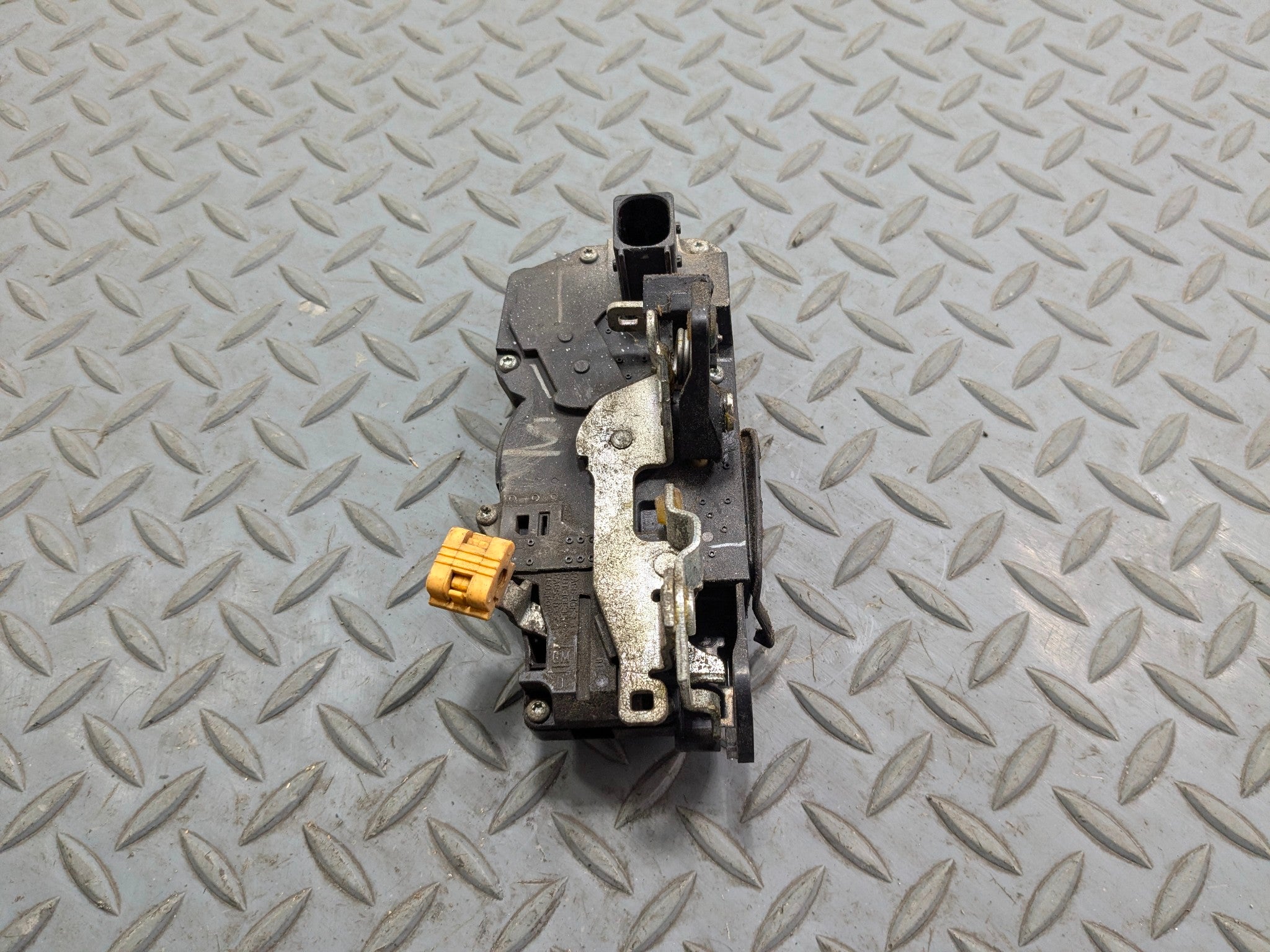 2005 - 2007 CADILLAC CTS OEM DOOR LATCH LOCK ACTUATOR FRONT RIGHT PASSENGER SIDE