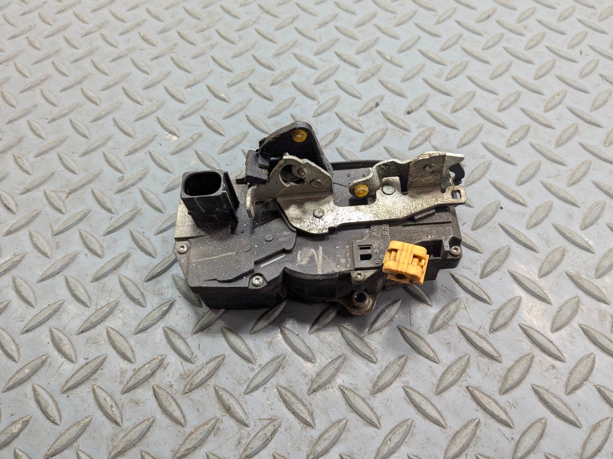 2005 - 2007 CADILLAC CTS OEM DOOR LATCH LOCK ACTUATOR FRONT RIGHT PASSENGER SIDE