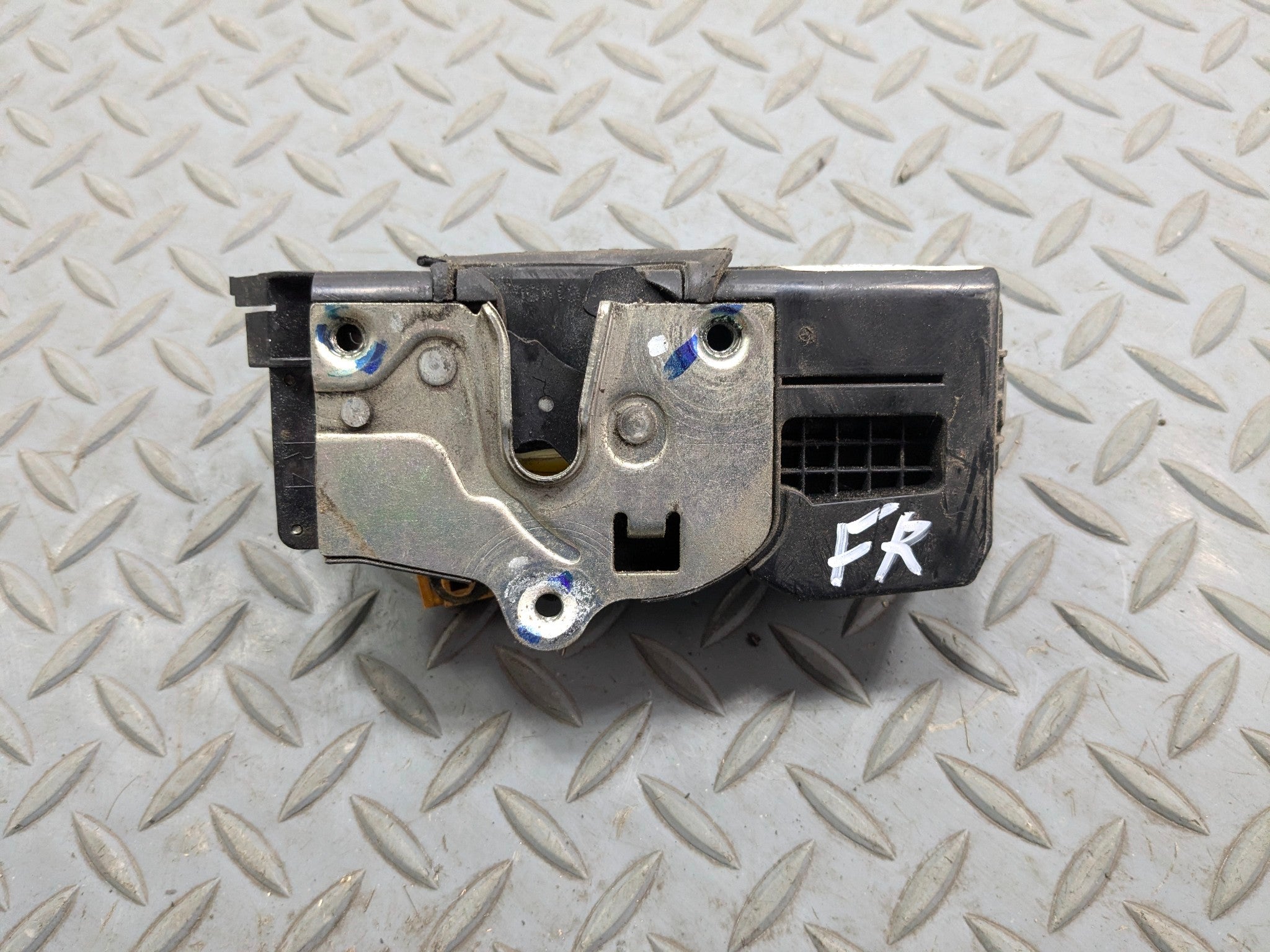 2005 - 2007 CADILLAC CTS OEM DOOR LATCH LOCK ACTUATOR FRONT RIGHT PASSENGER SIDE