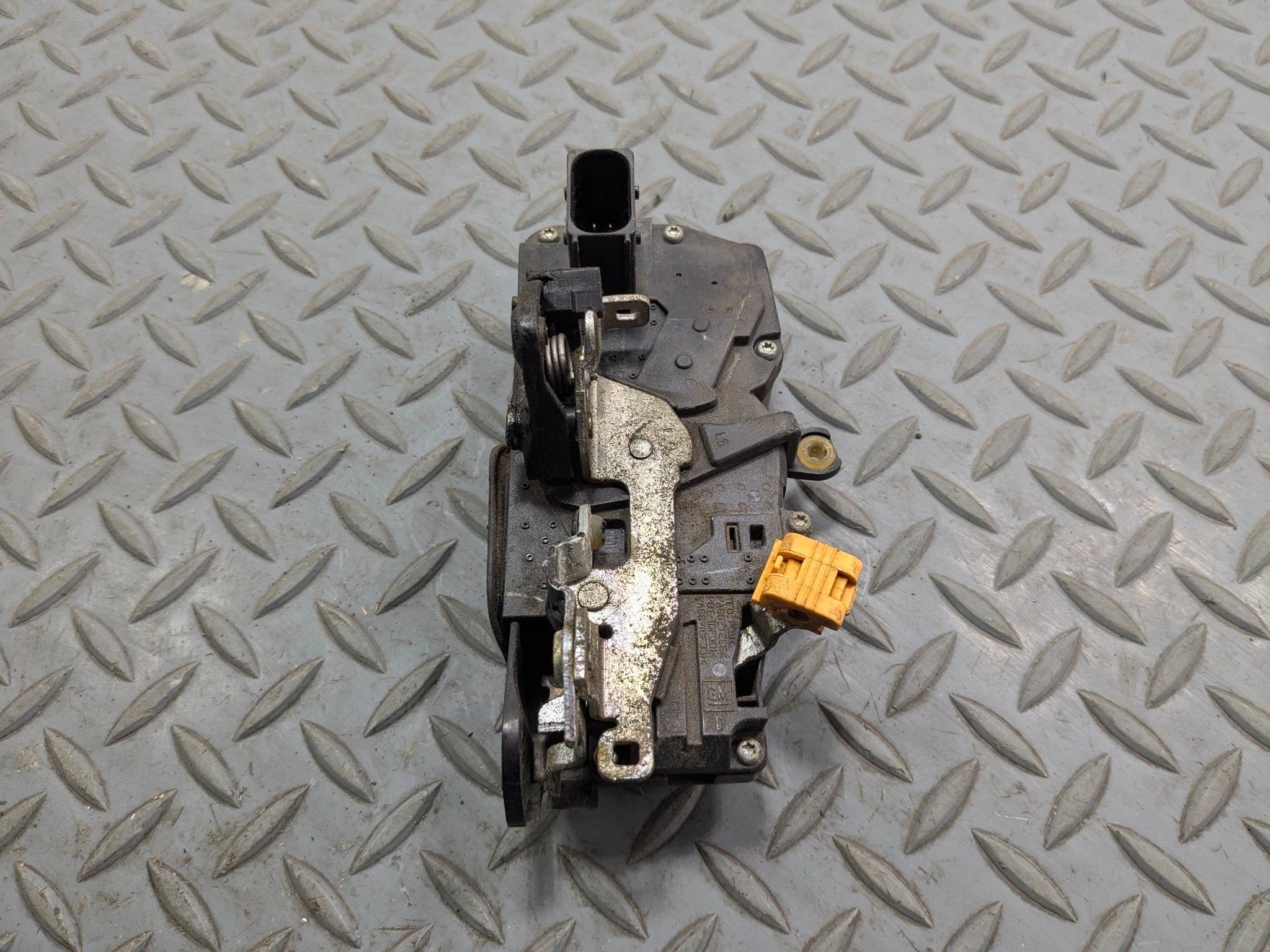 2005 - 2007 CADILLAC CTS OEM DOOR LATCH LOCK ACTUATOR FRONT LEFT DRIVER SIDE