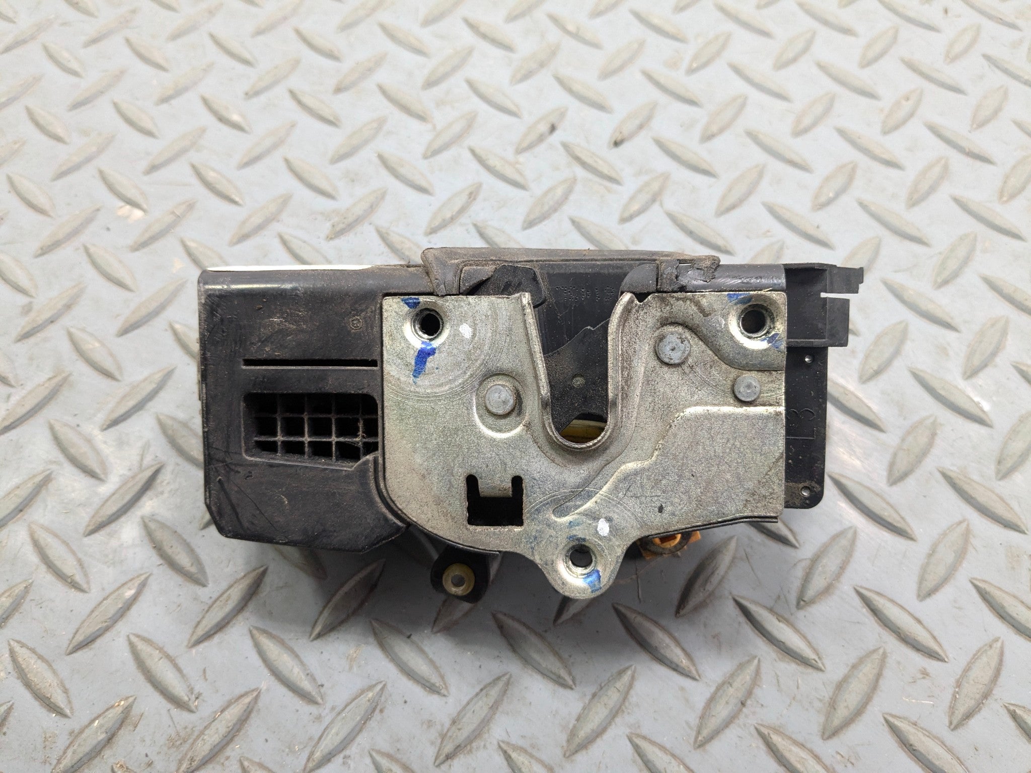 2005 - 2007 CADILLAC CTS OEM DOOR LATCH LOCK ACTUATOR FRONT LEFT DRIVER SIDE