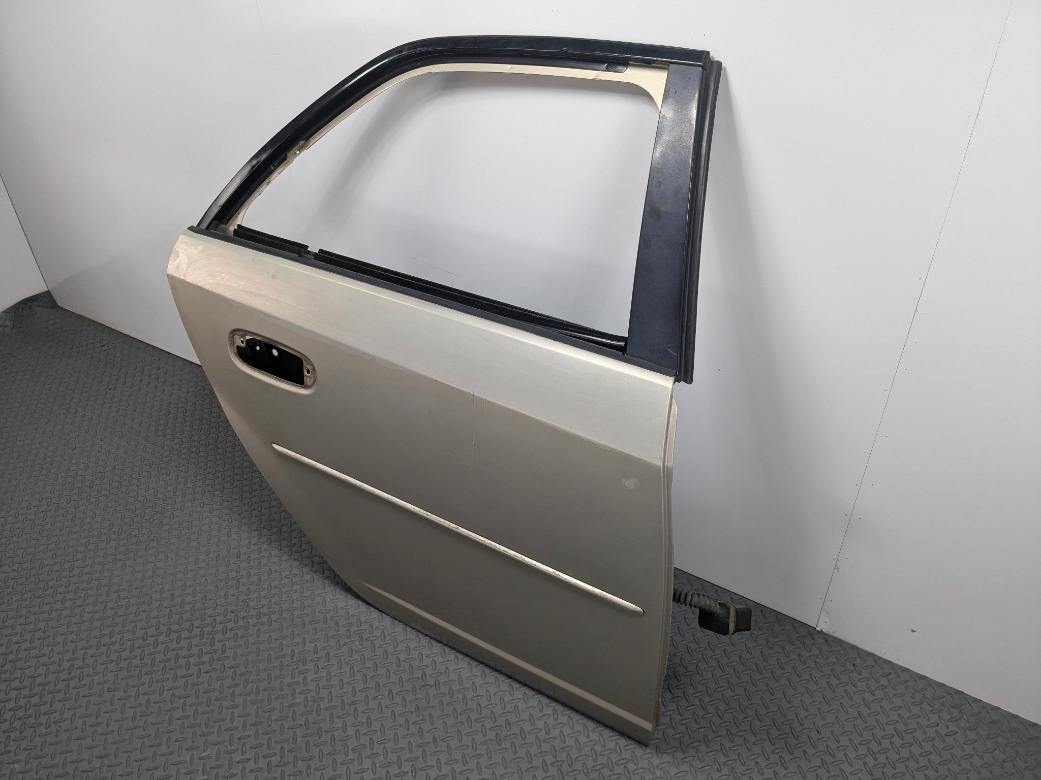 2005 - 2007 CADILLAC CTS OEM DOOR SHELL PANEL RADIANT BRONZE REAR RIGHT SIDE
