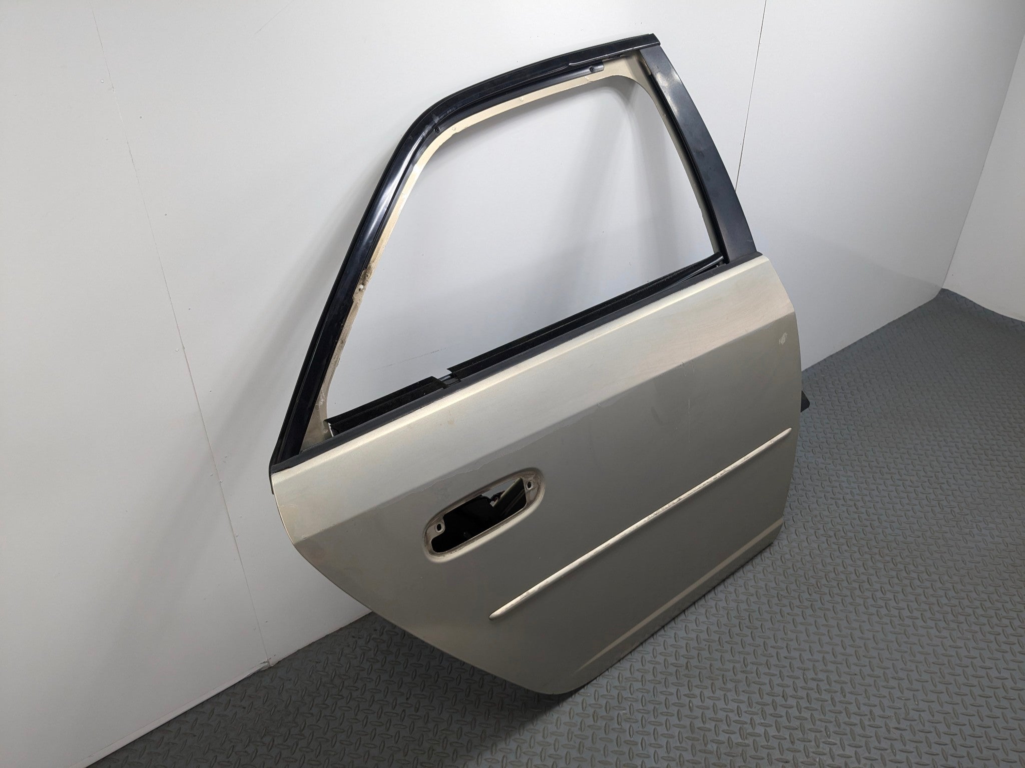 2005 - 2007 CADILLAC CTS OEM DOOR SHELL PANEL RADIANT BRONZE REAR RIGHT SIDE