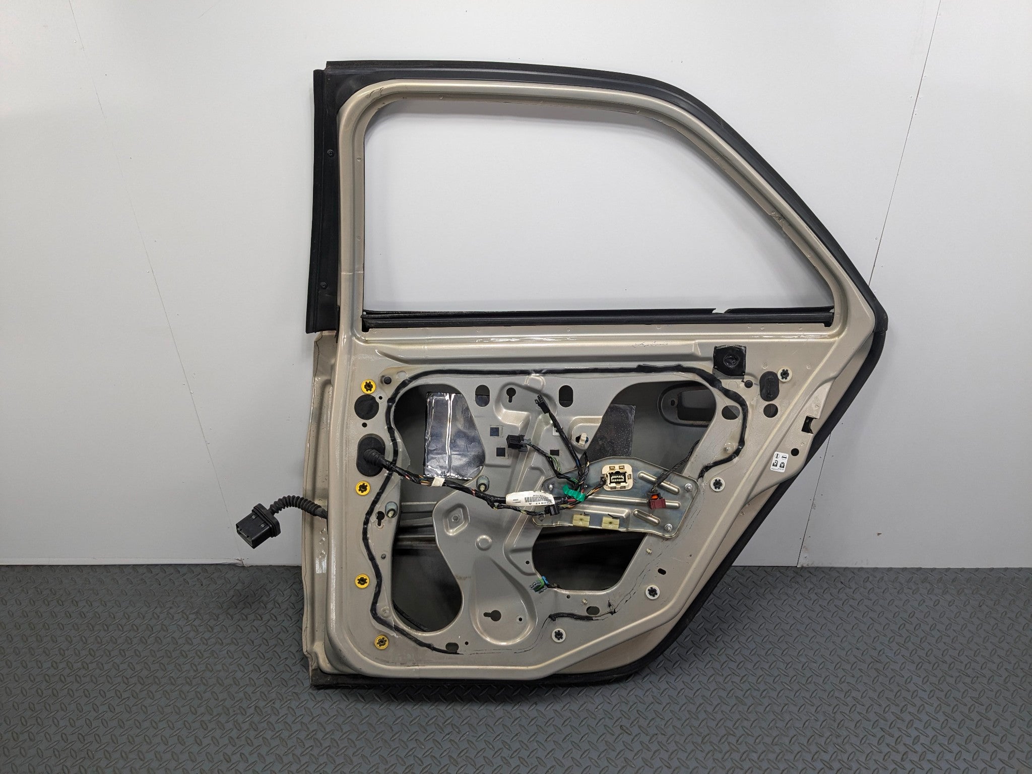 2005 - 2007 CADILLAC CTS OEM DOOR SHELL PANEL RADIANT BRONZE REAR RIGHT SIDE