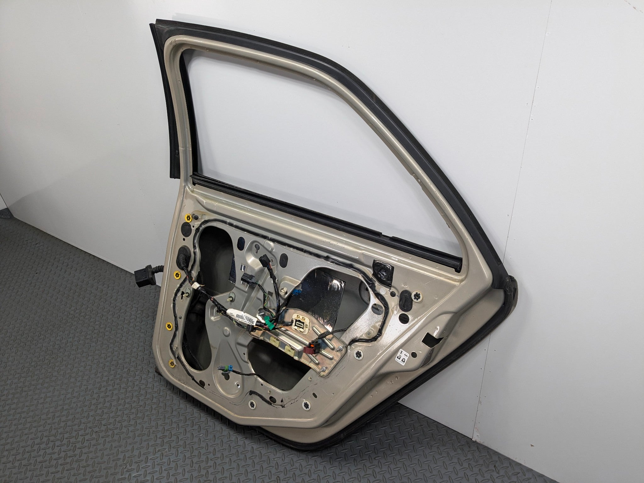 2005 - 2007 CADILLAC CTS OEM DOOR SHELL PANEL RADIANT BRONZE REAR RIGHT SIDE