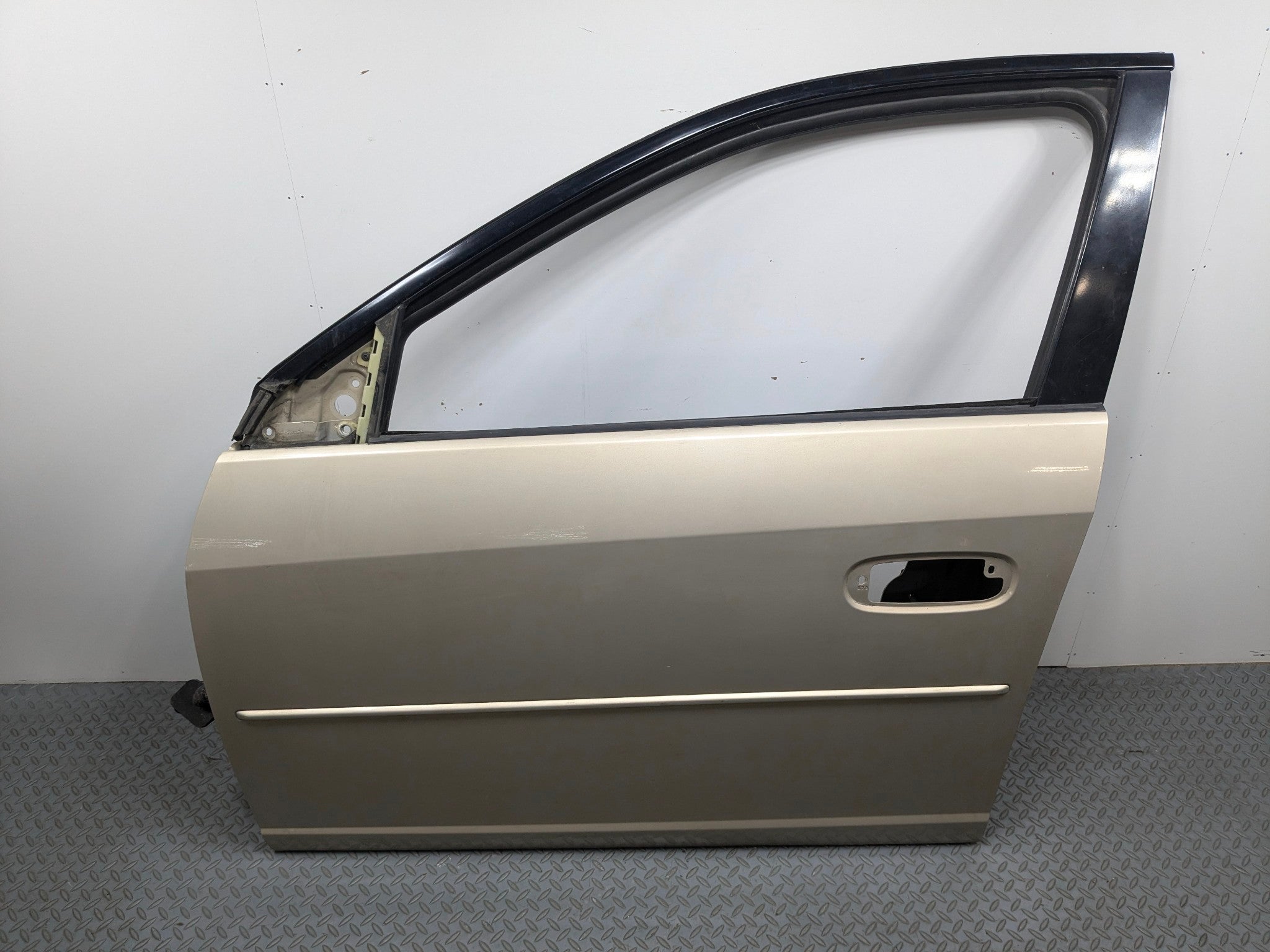 05 - 07 CADILLAC CTS OEM DOOR SHELL PANEL RADIANT BRONZE FRONT LEFT DRIVER SIDE