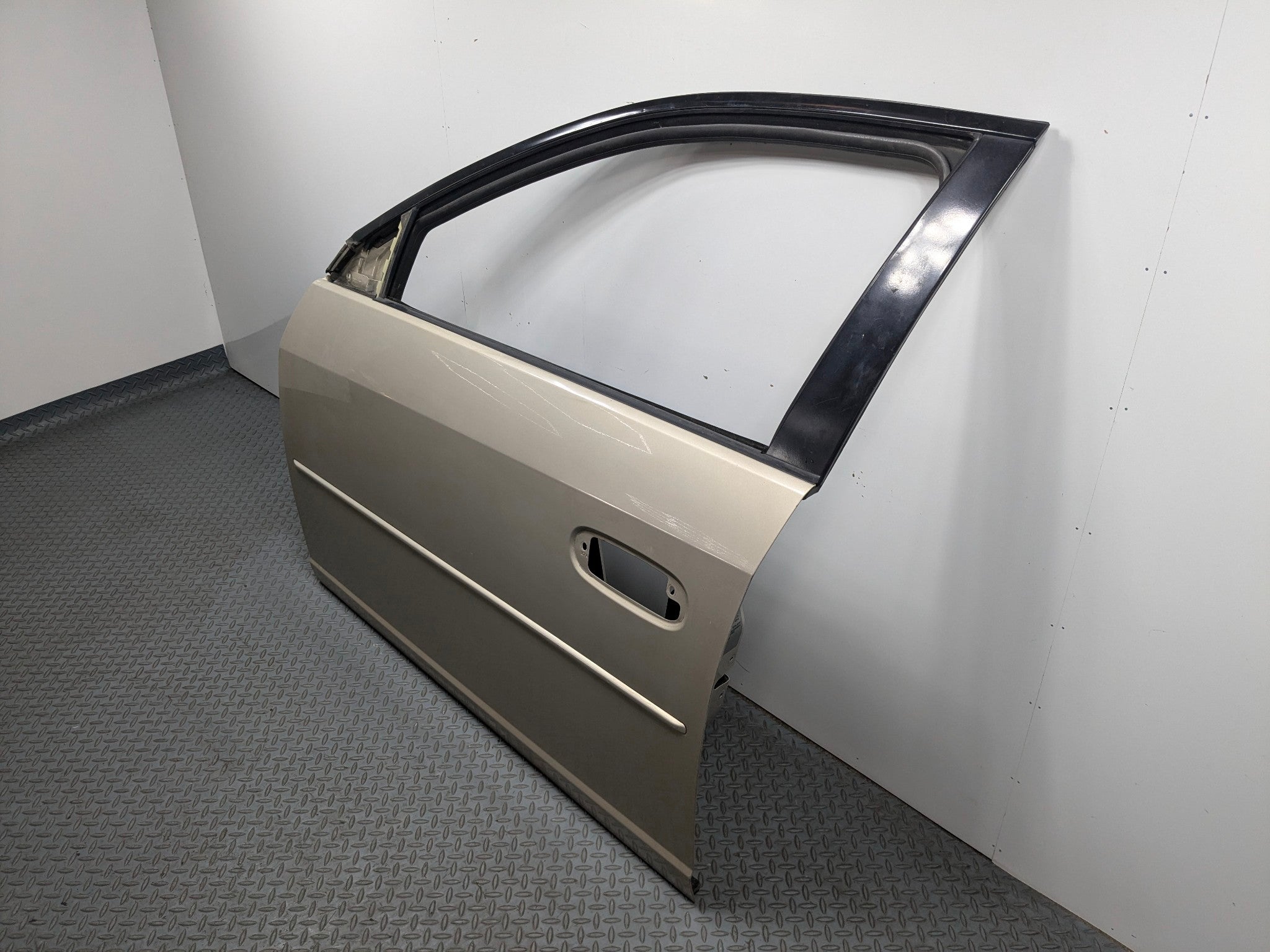 05 - 07 CADILLAC CTS OEM DOOR SHELL PANEL RADIANT BRONZE FRONT LEFT DRIVER SIDE