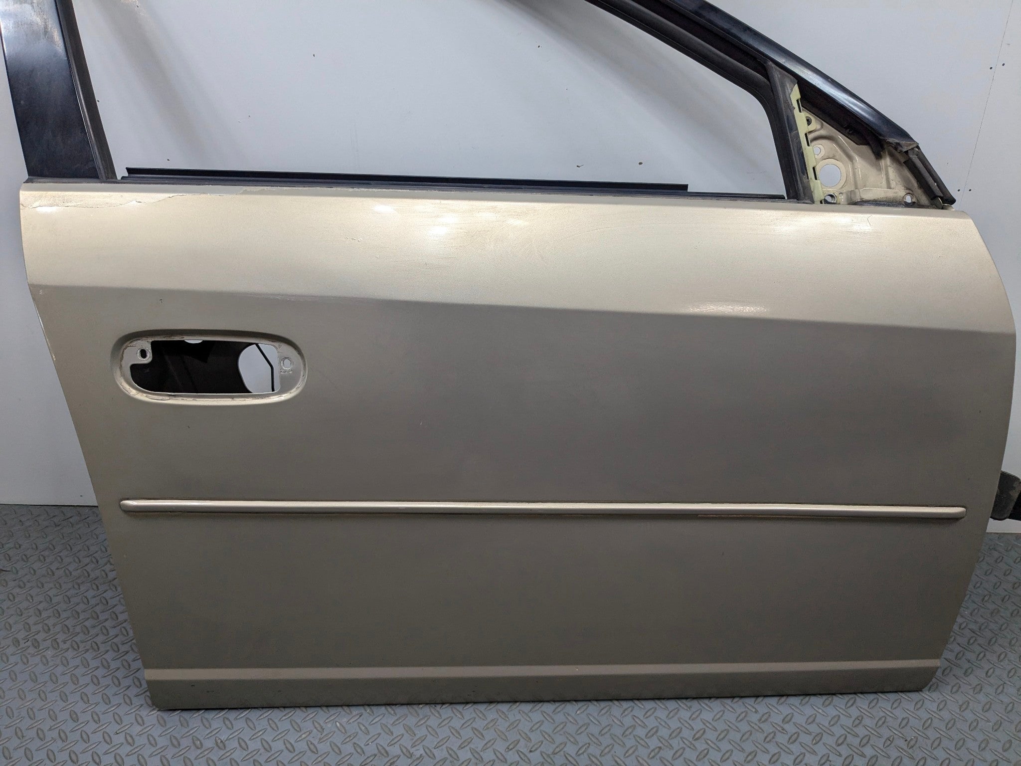 2005 - 2007 CADILLAC CTS OEM DOOR SHELL PANEL RADIANT BRONZE FRONT RIGHT SIDE
