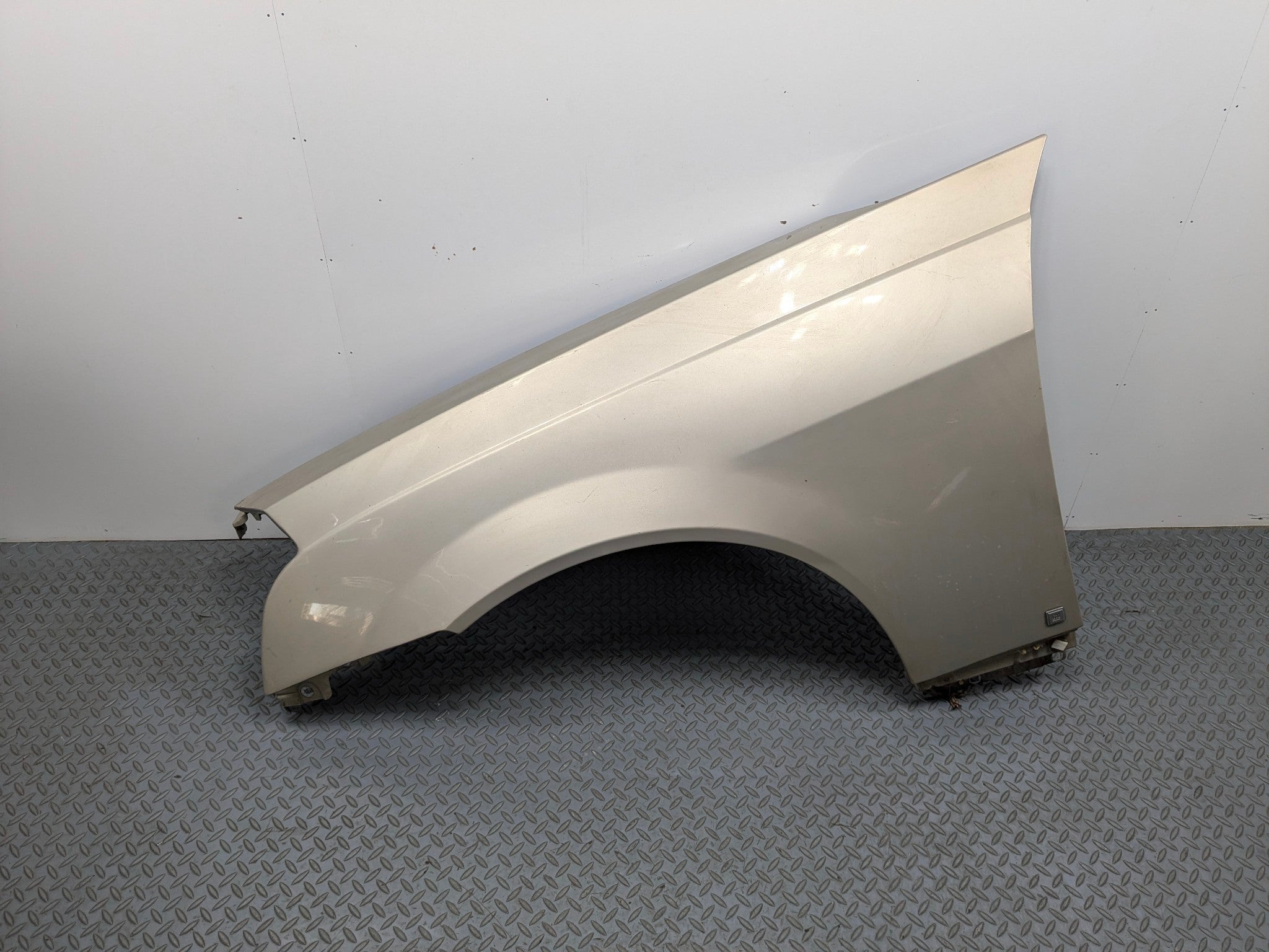 2005 - 2007 CADILLAC CTS OEM FENDER COVER PANEL RADIANT BRONZE FRONT LEFT SIDE
