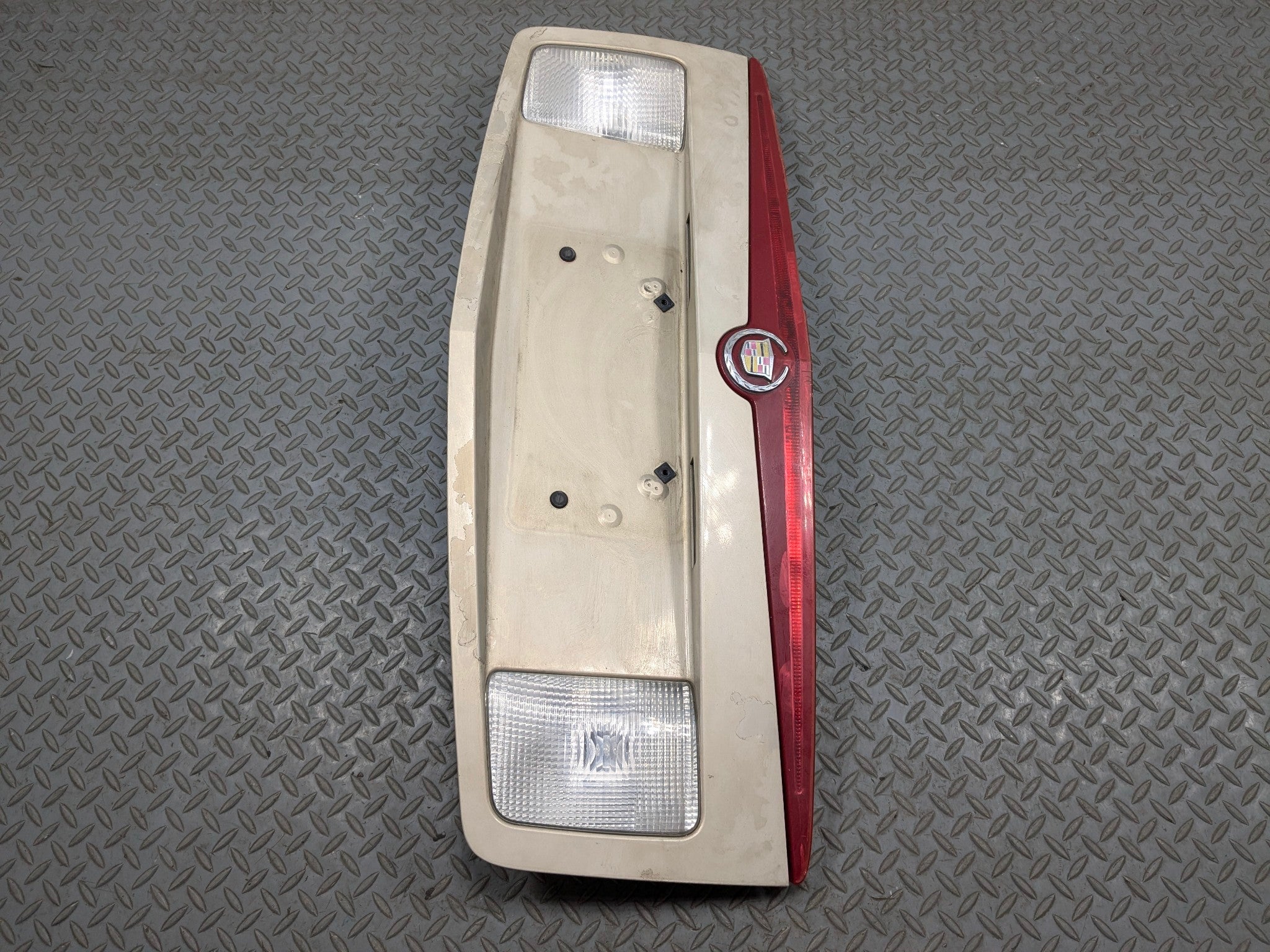 05 - 07 CADILLAC CTS OEM LICENSE PLATE PANEL WITH TRUNK LID BEZEL BRAKE LIGHT
