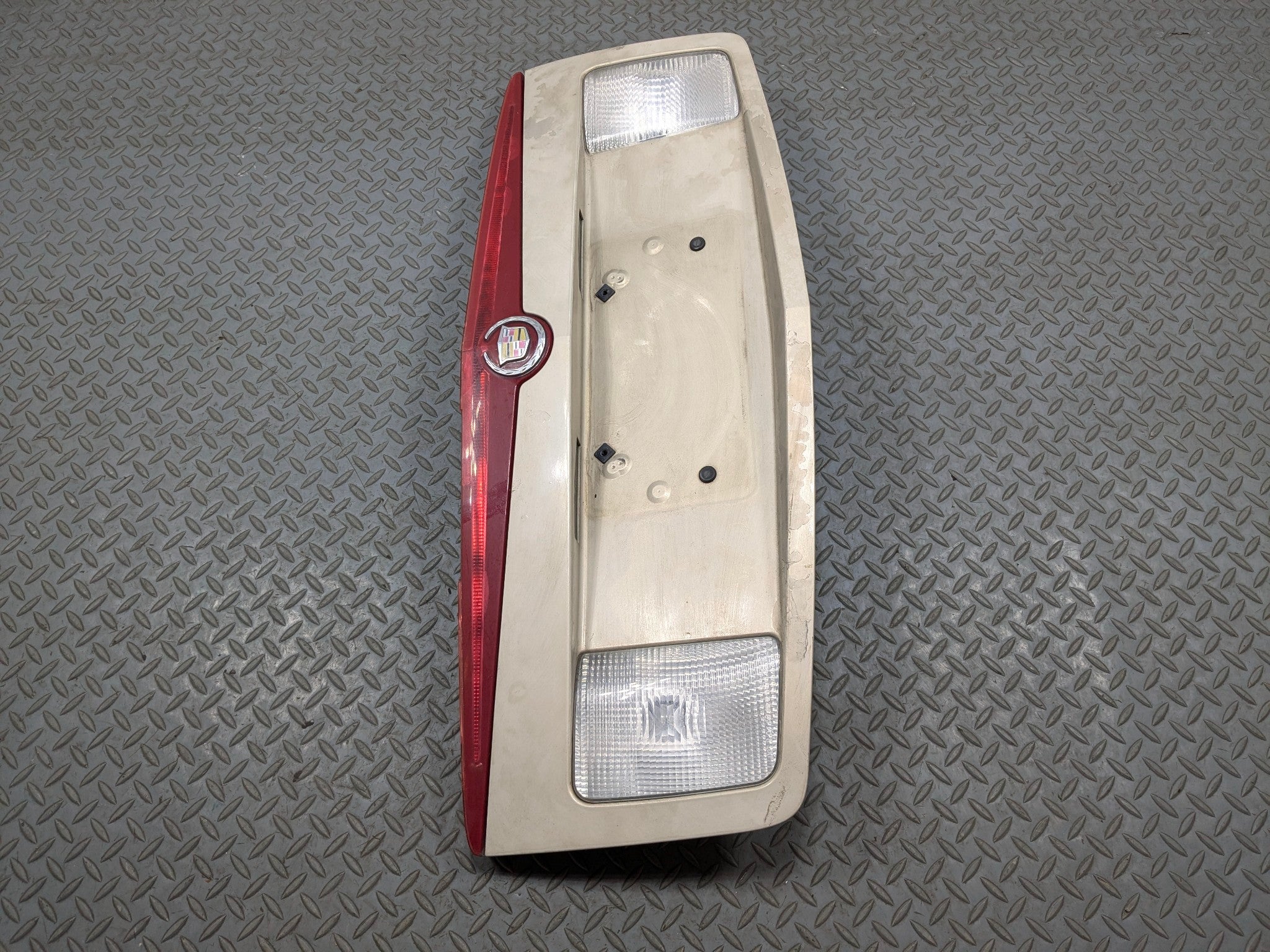 05 - 07 CADILLAC CTS OEM LICENSE PLATE PANEL WITH TRUNK LID BEZEL BRAKE LIGHT