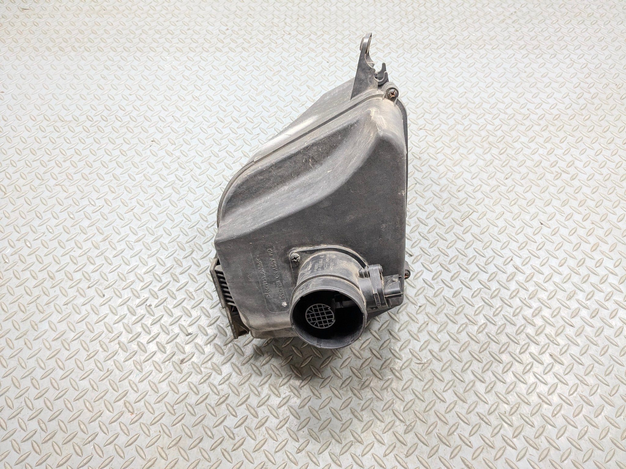 2005 - 2007 CADILLAC CTS OEM 3.6L AIR CLEANER INTAKE HOUSING FILTER BOX ASSEMBLY