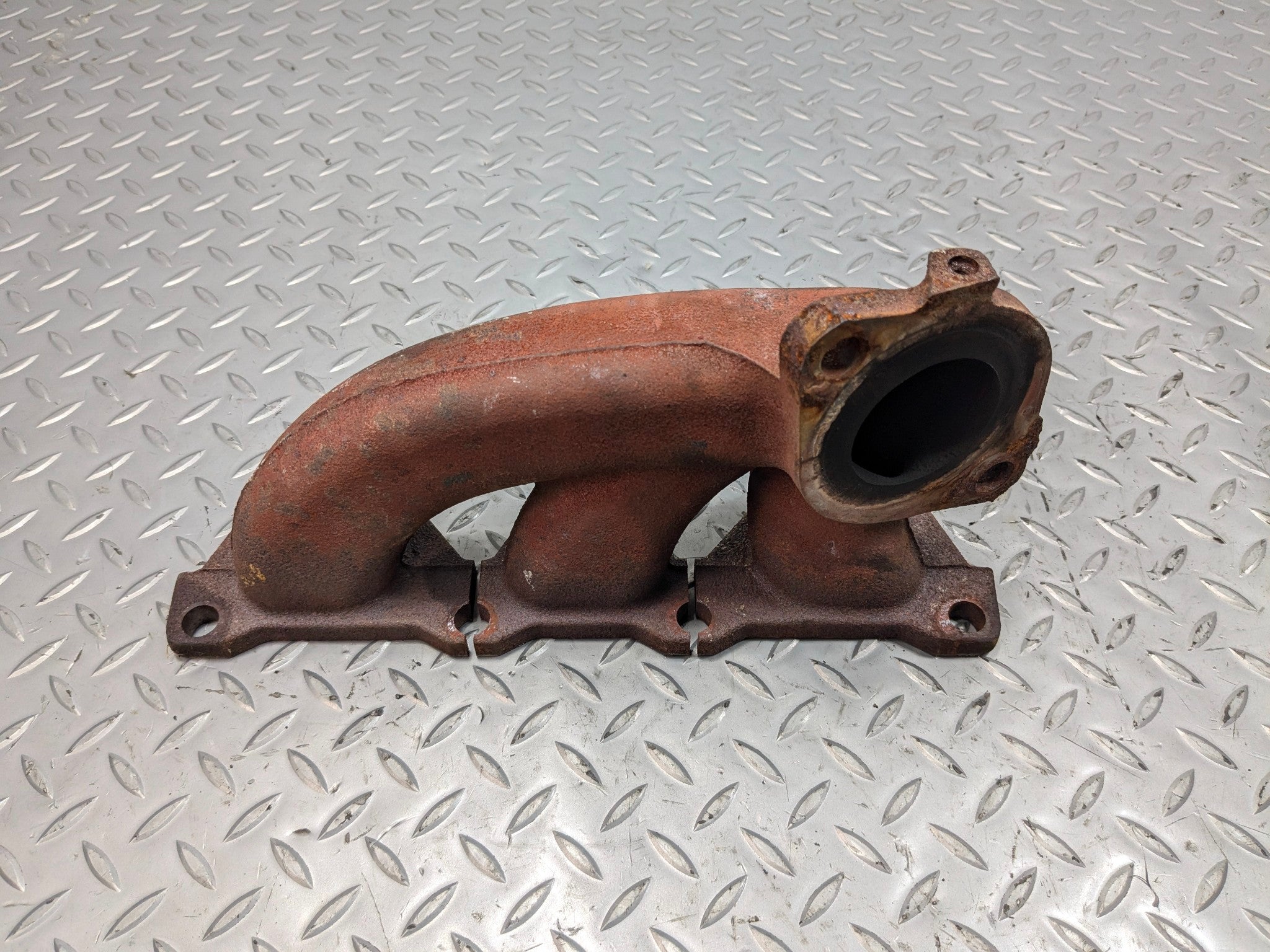 2005 - 2007 CADILLAC CTS OEM 3.6L EXHAUST MANIFOLD LEFT DRIVER SIDE