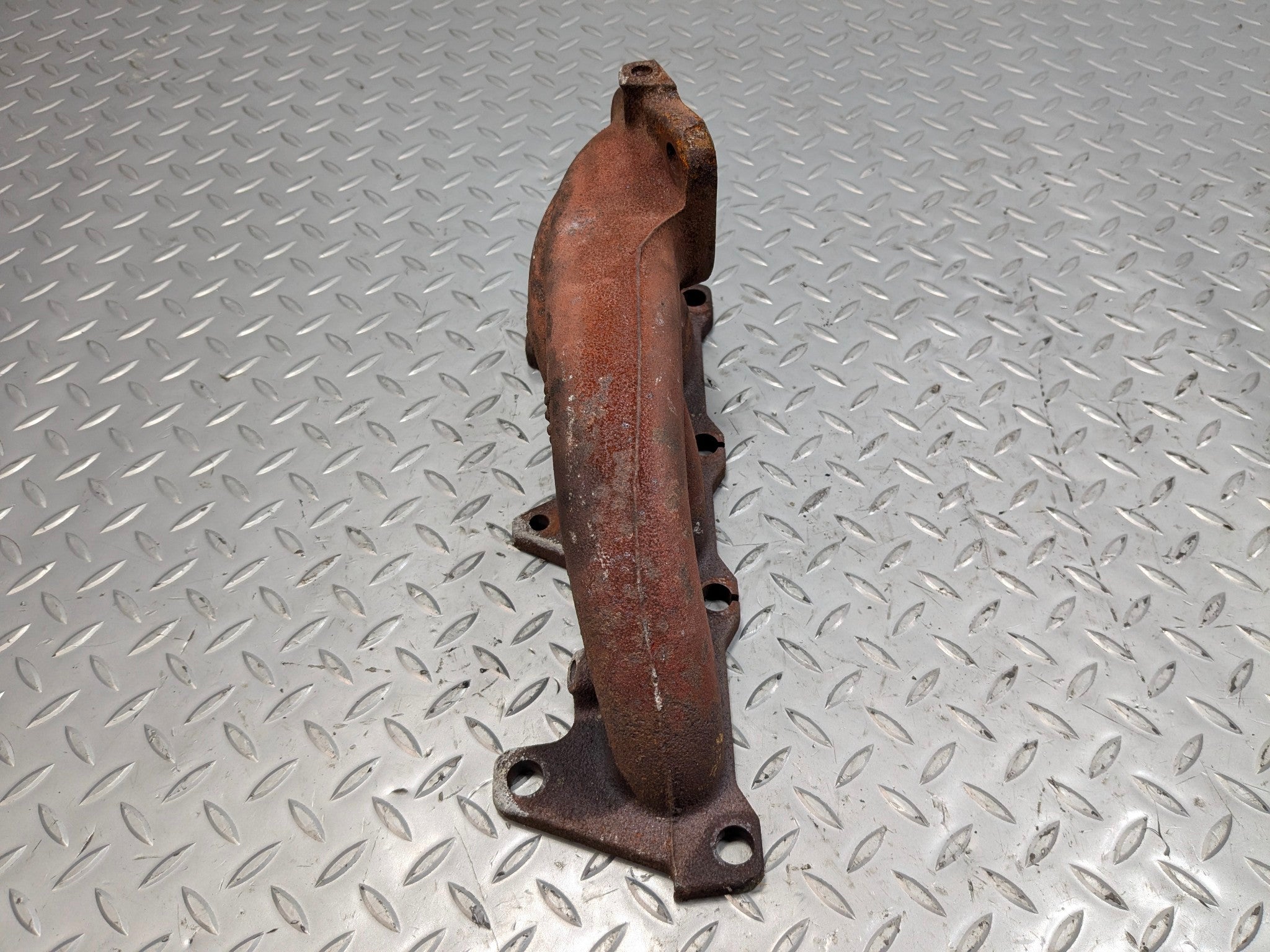 2005 - 2007 CADILLAC CTS OEM 3.6L EXHAUST MANIFOLD LEFT DRIVER SIDE