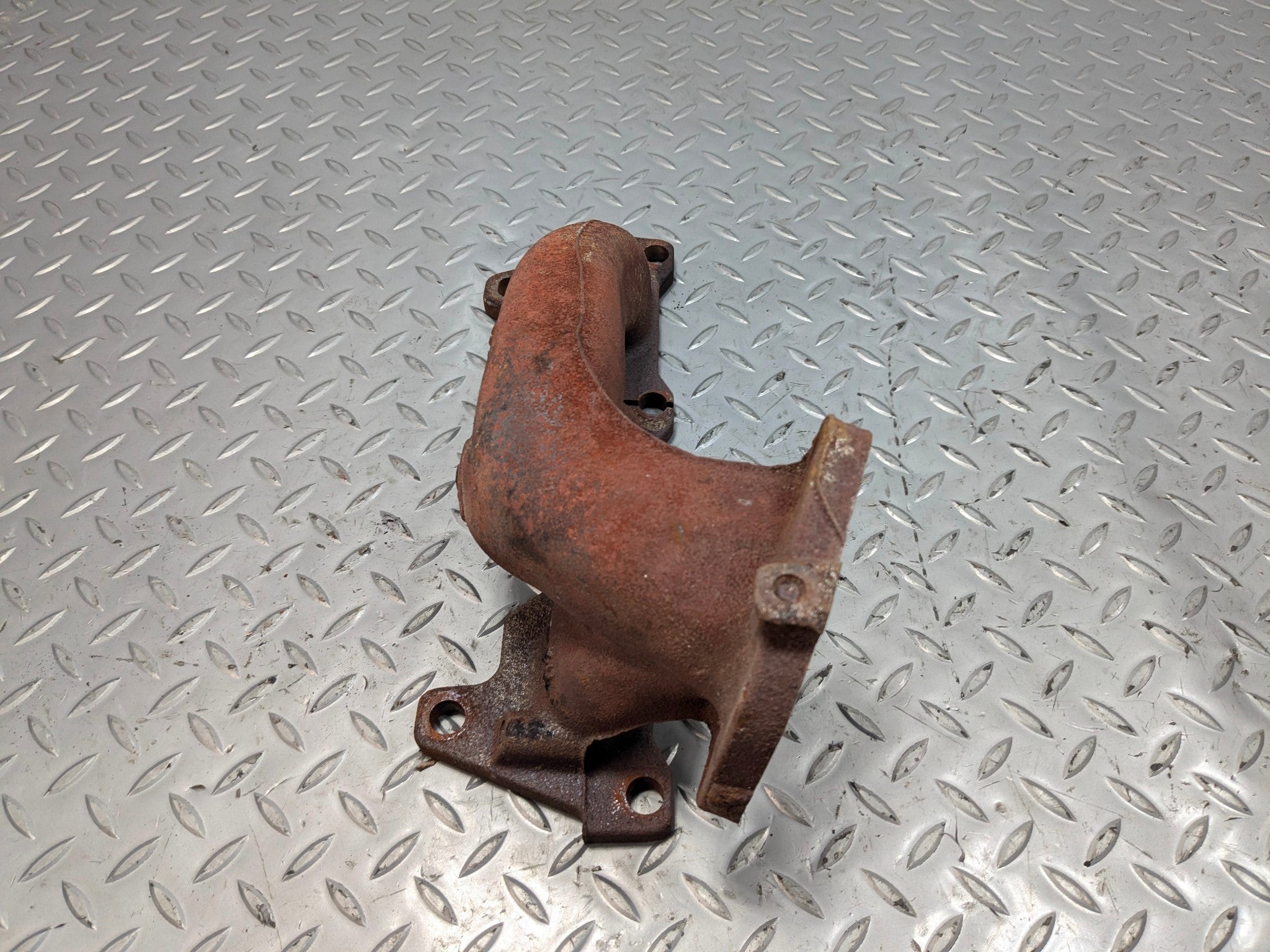 2005 - 2007 CADILLAC CTS OEM 3.6L EXHAUST MANIFOLD RIGHT PASSENGER SIDE