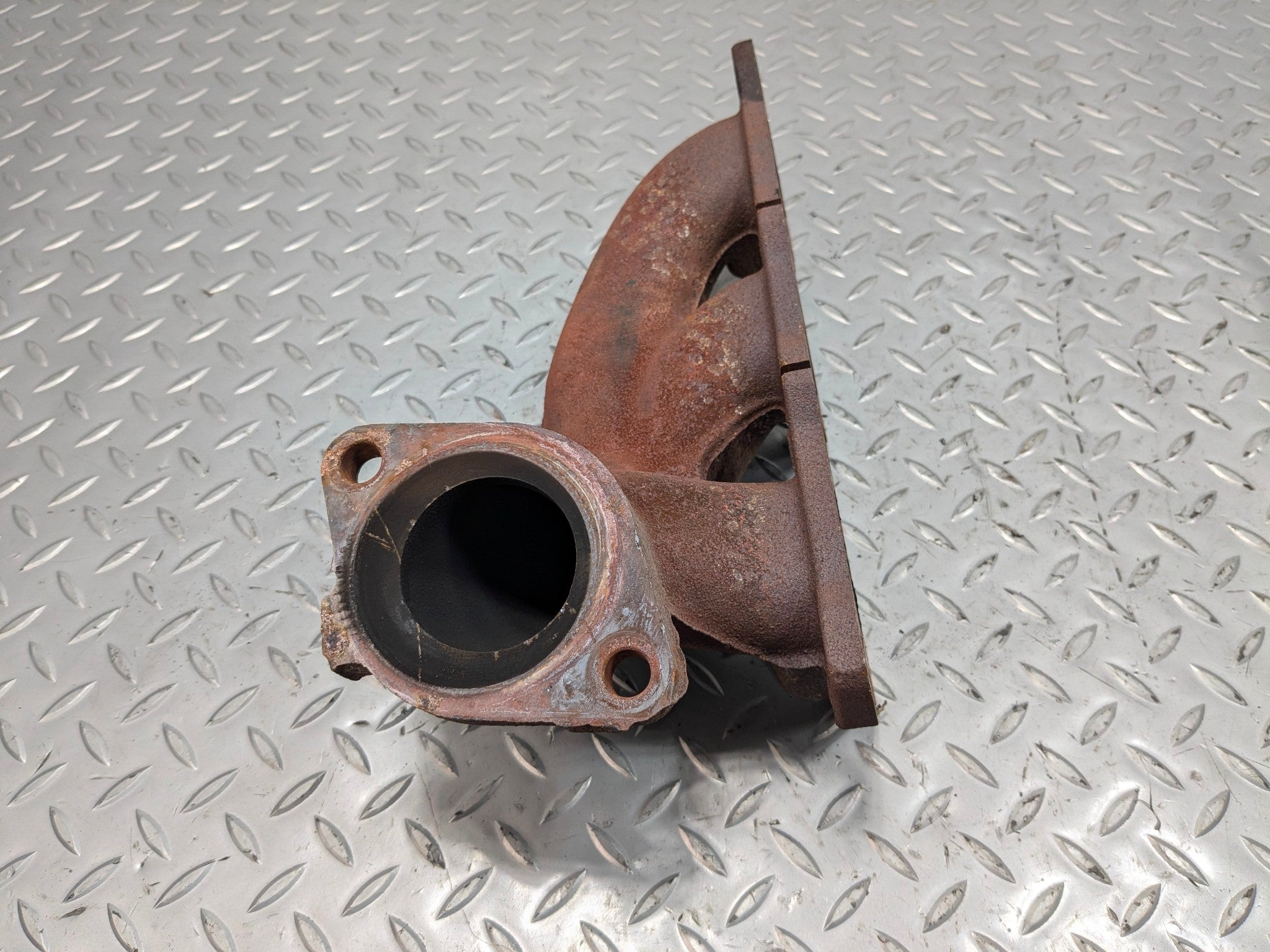 2005 - 2007 CADILLAC CTS OEM 3.6L EXHAUST MANIFOLD RIGHT PASSENGER SIDE