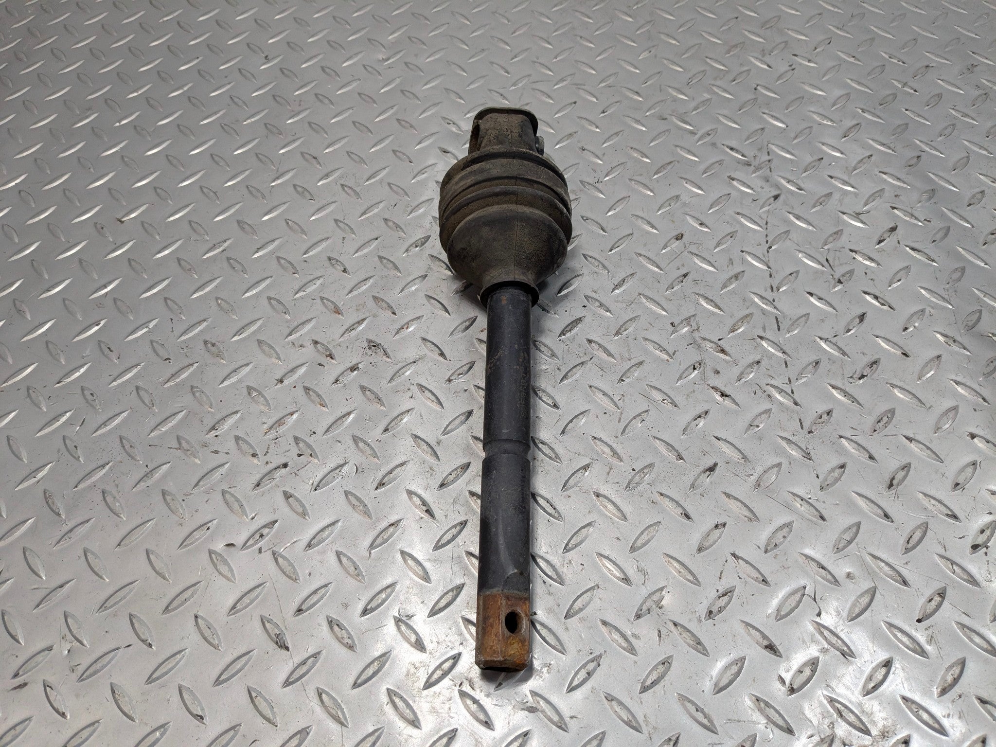 2005 - 2007 CADILLAC CTS OEM STEERING COLUMN INTERMEDIATE SHAFT