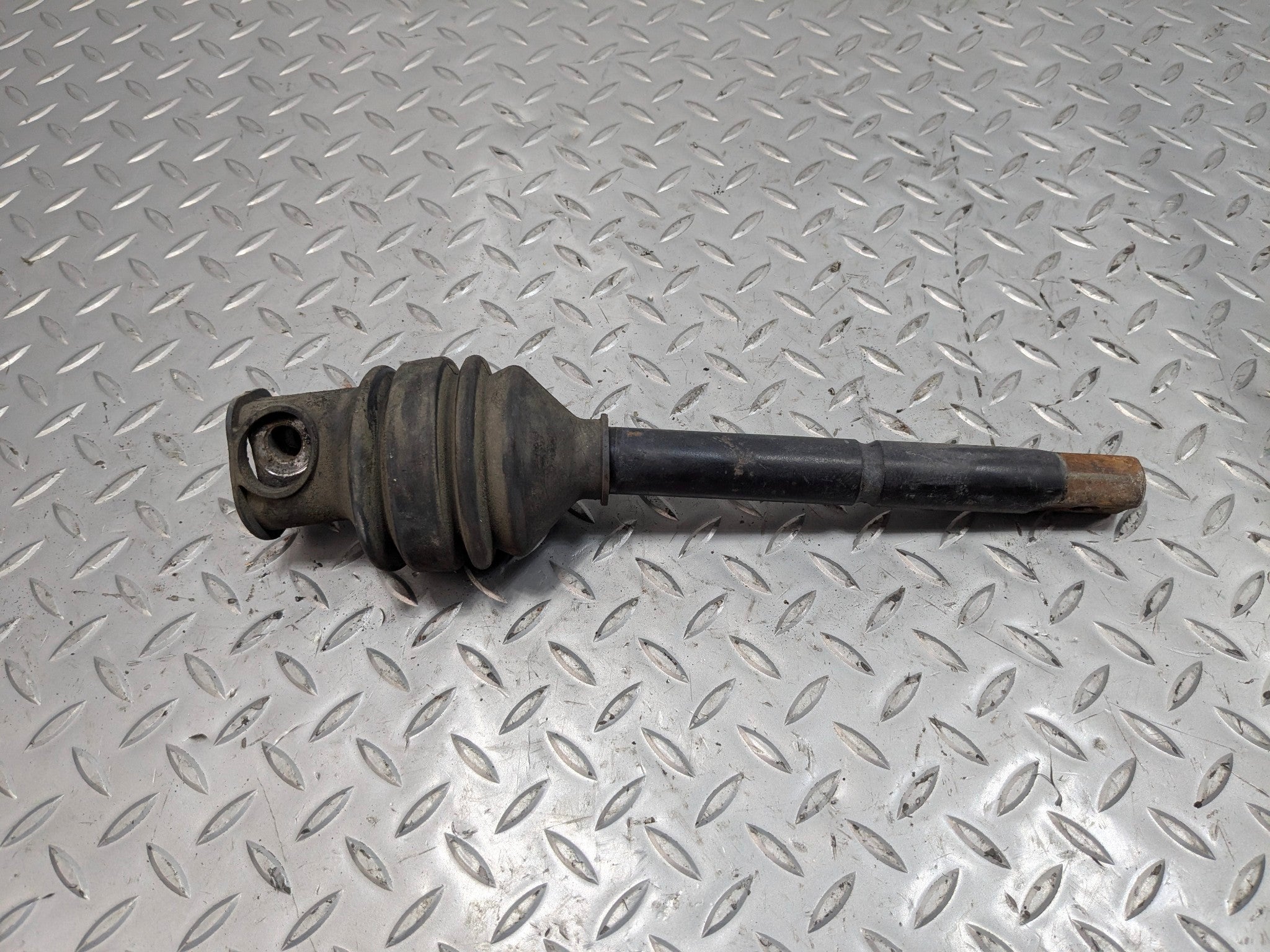 2005 - 2007 CADILLAC CTS OEM STEERING COLUMN INTERMEDIATE SHAFT