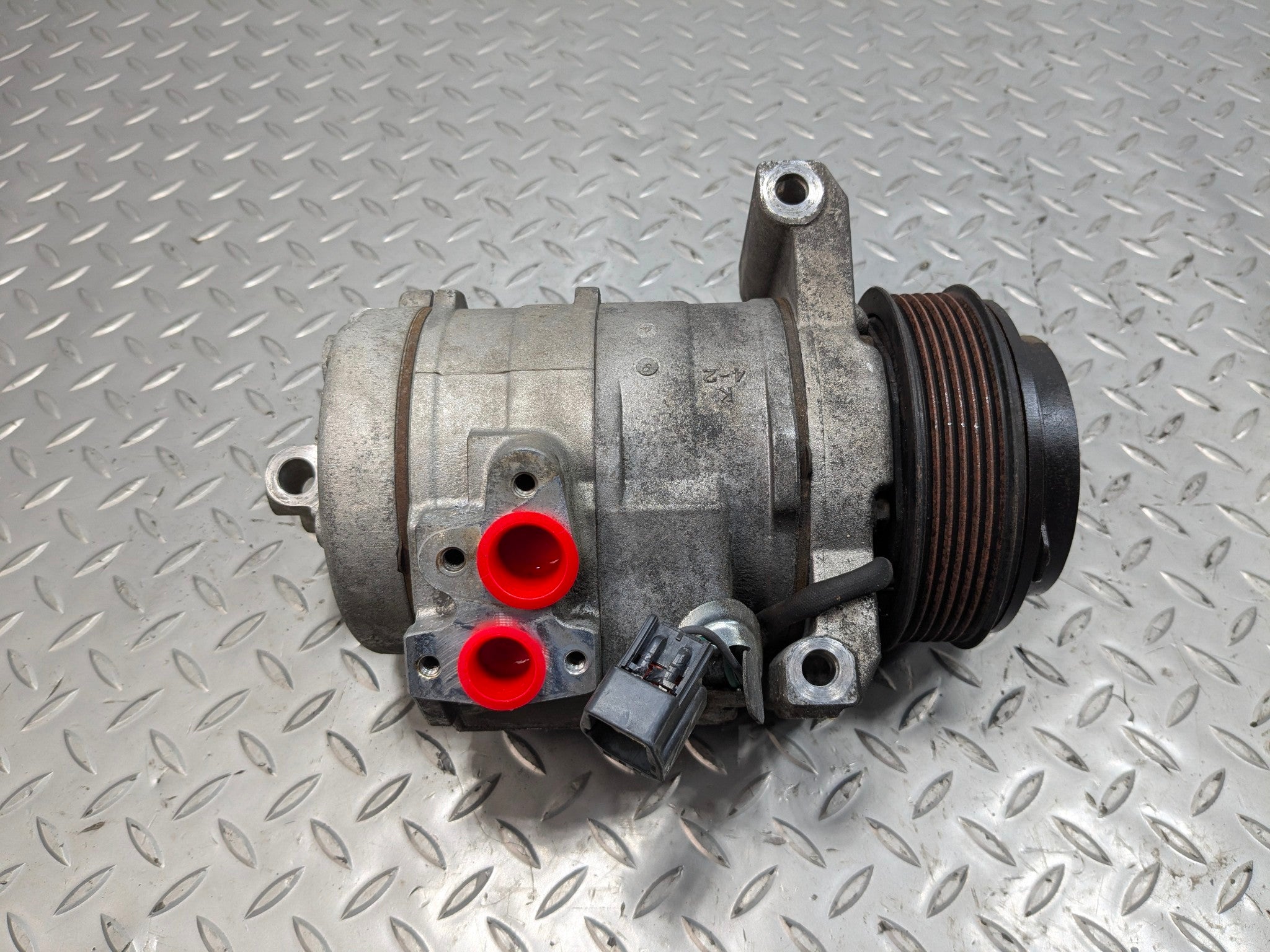 2005 - 2007 CADILLAC CTS OEM 3.6L AC AIR CONDITIONING COMPRESSOR PUMP ASSEMBLY