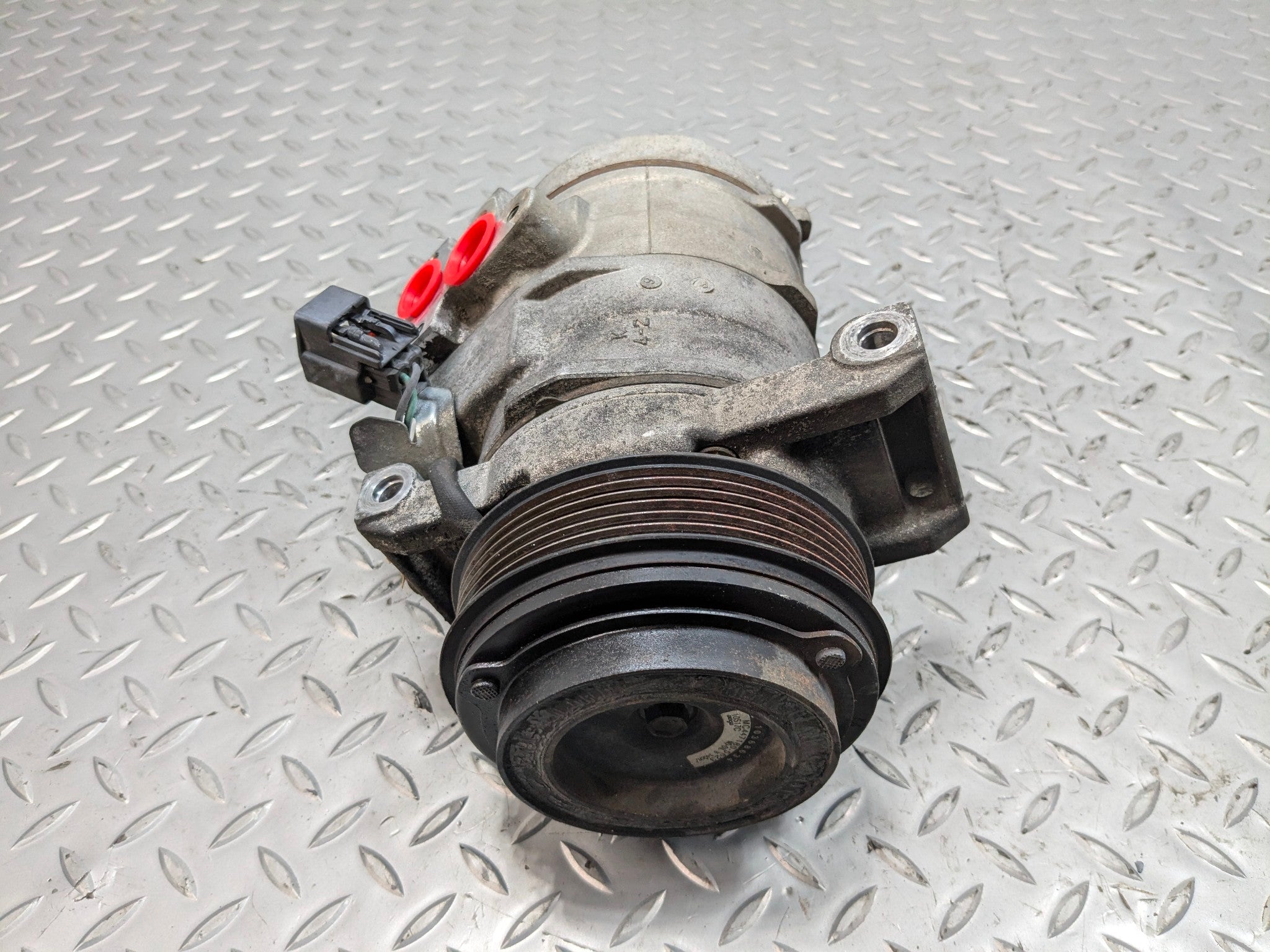 2005 - 2007 CADILLAC CTS OEM 3.6L AC AIR CONDITIONING COMPRESSOR PUMP ASSEMBLY