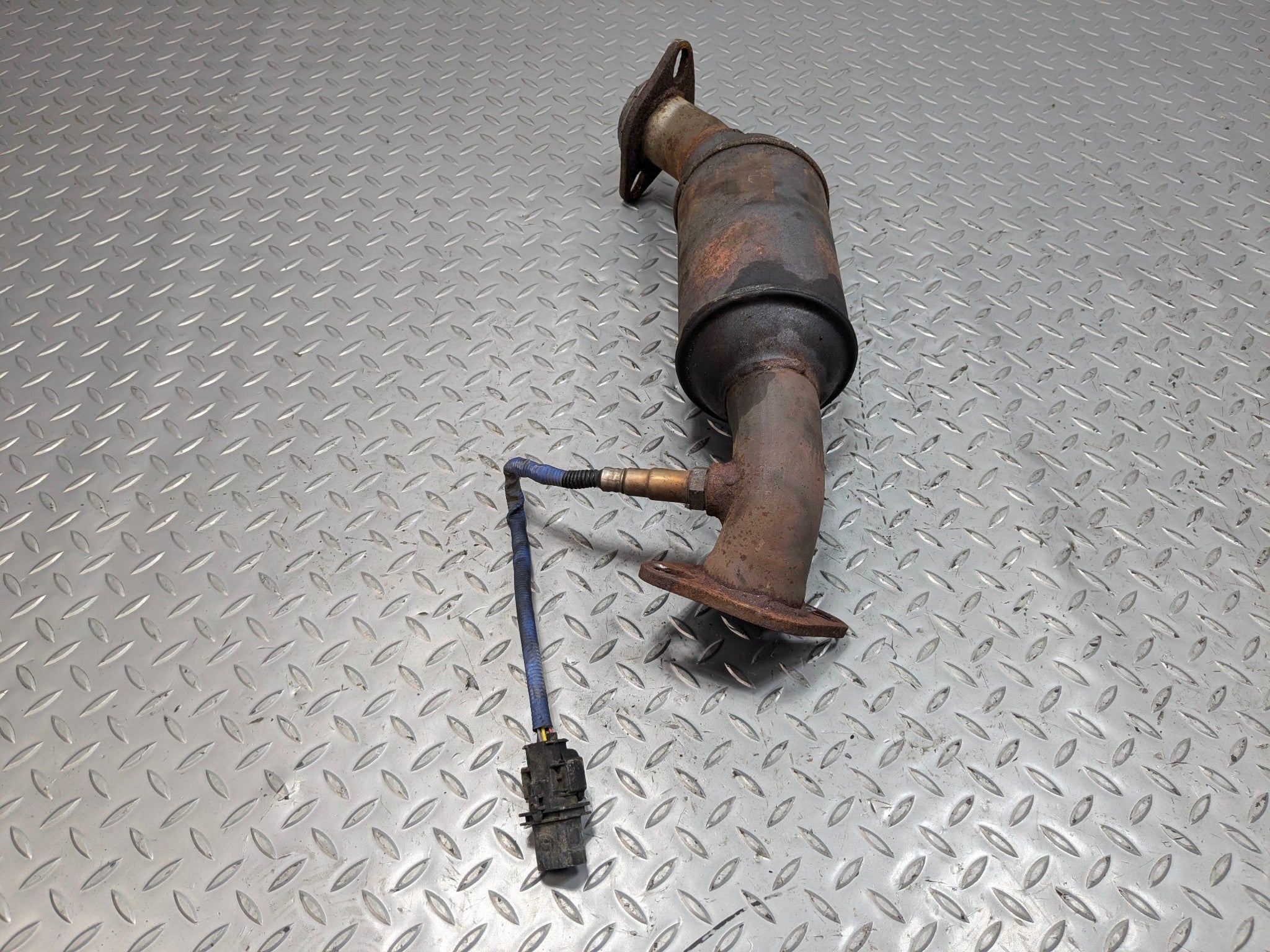 2005 - 2007 CADILLAC CTS OEM EXHAUST DOWNPIPE FRONT RIGHT PASSENGER SIDE