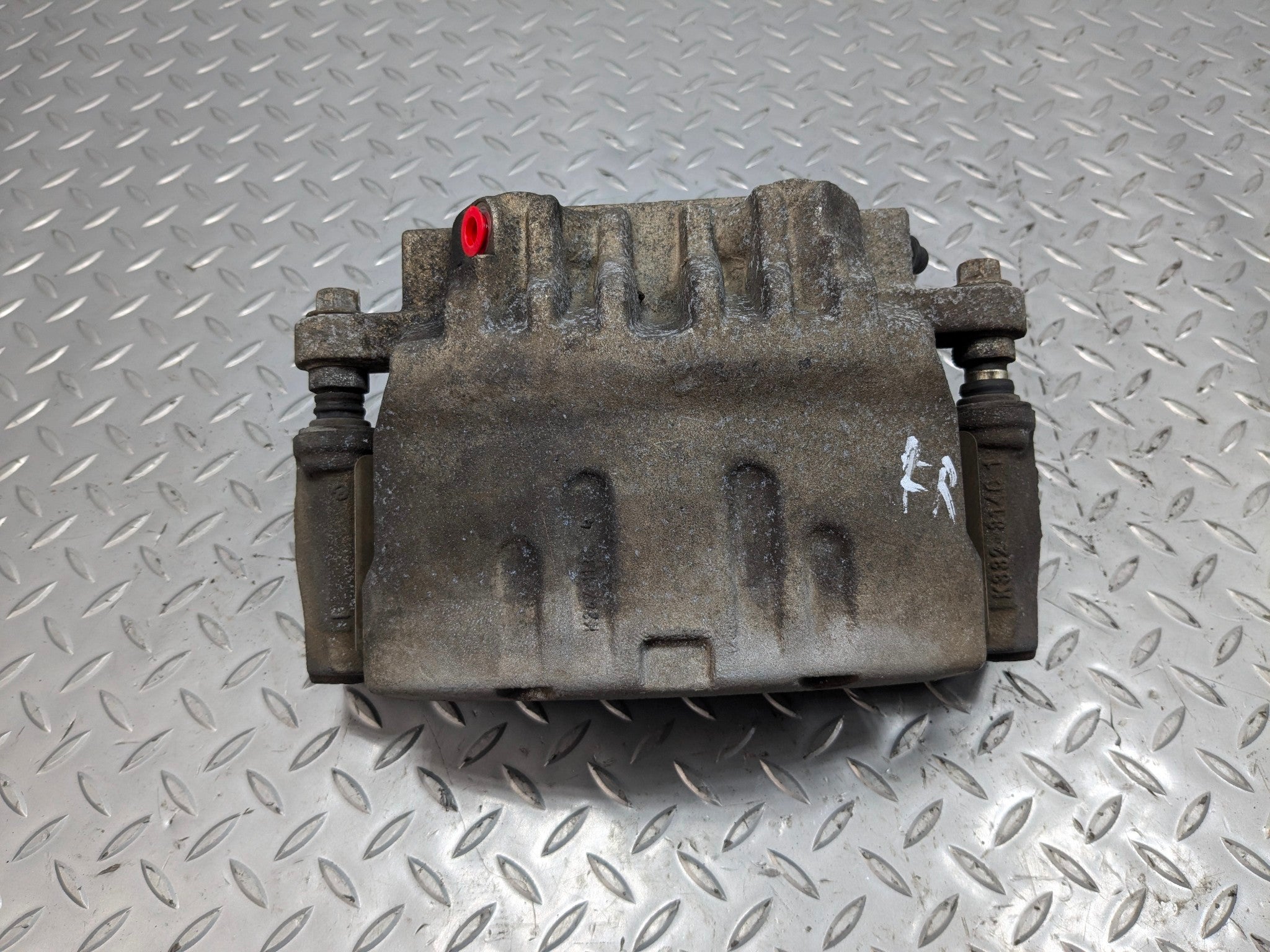 2005 - 2007 CADILLAC CTS OEM BRAKE CALIPER FRONT RIGHT PASSENGER SIDE