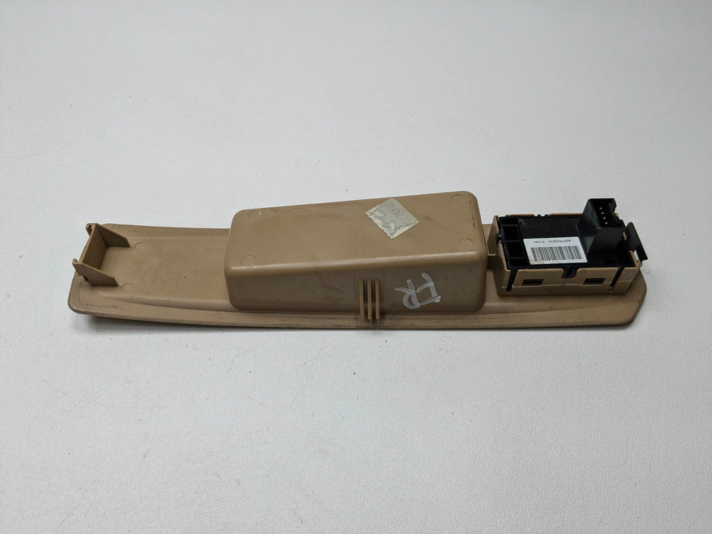 05 - 07 CADILLAC CTS OEM DOOR WINDOW CONTROL SWITCH FRONT RIGHT PASSENGER SIDE