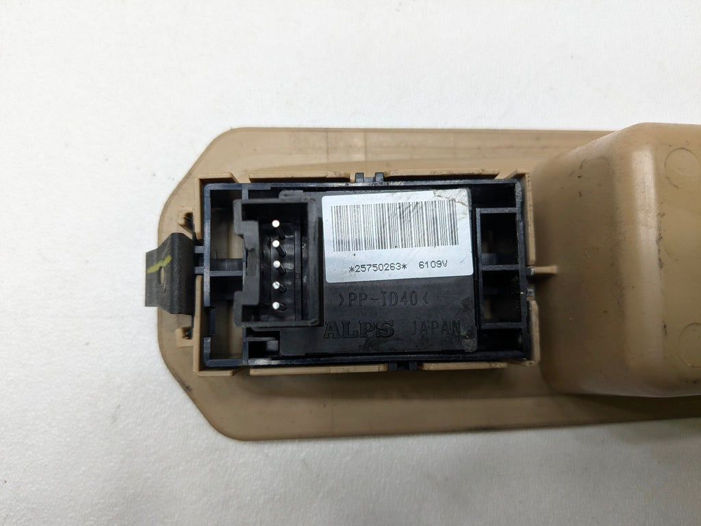 05 - 07 CADILLAC CTS OEM DOOR WINDOW CONTROL SWITCH FRONT RIGHT PASSENGER SIDE