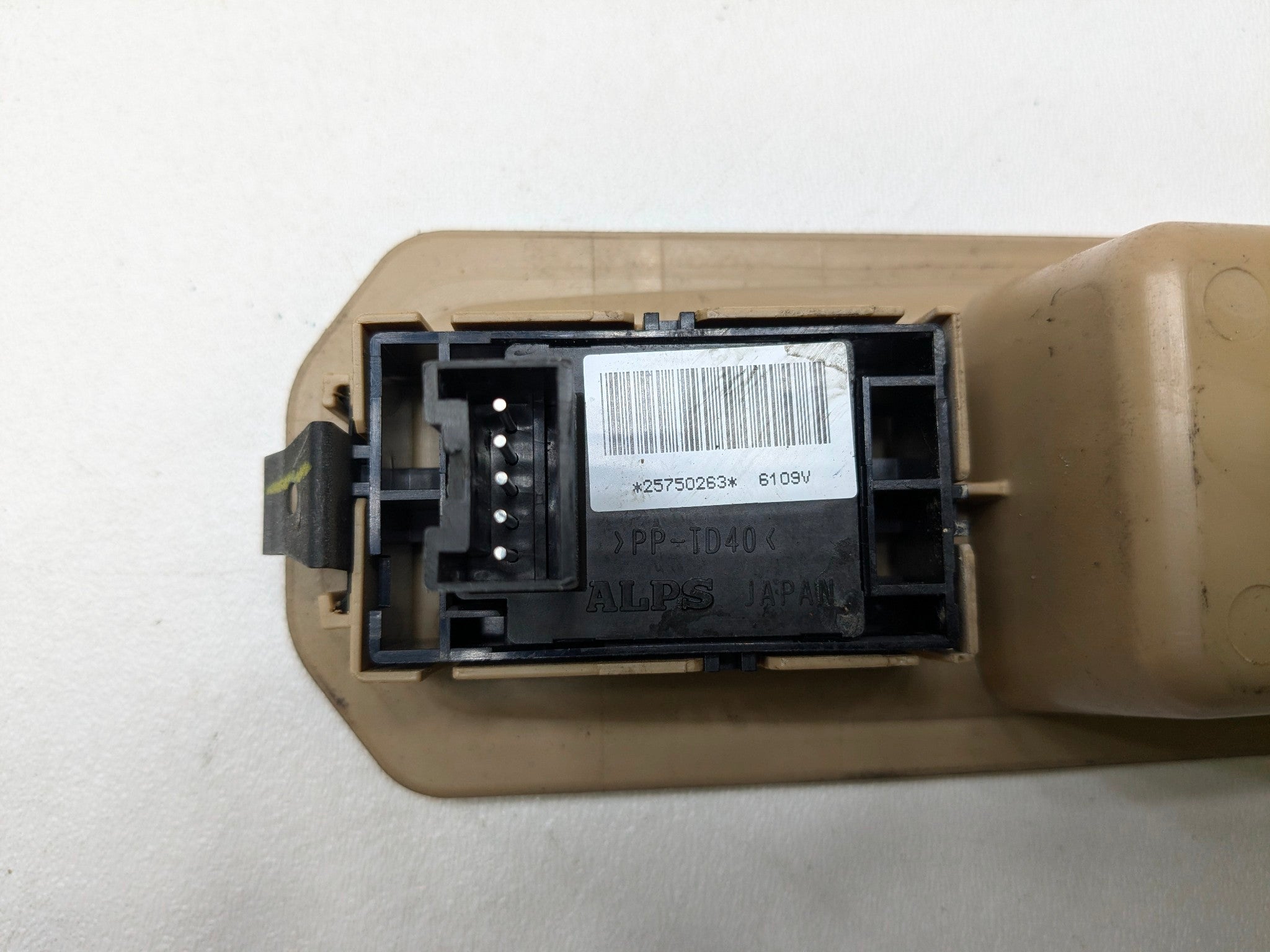 05 - 07 CADILLAC CTS OEM DOOR WINDOW CONTROL SWITCH FRONT RIGHT PASSENGER SIDE