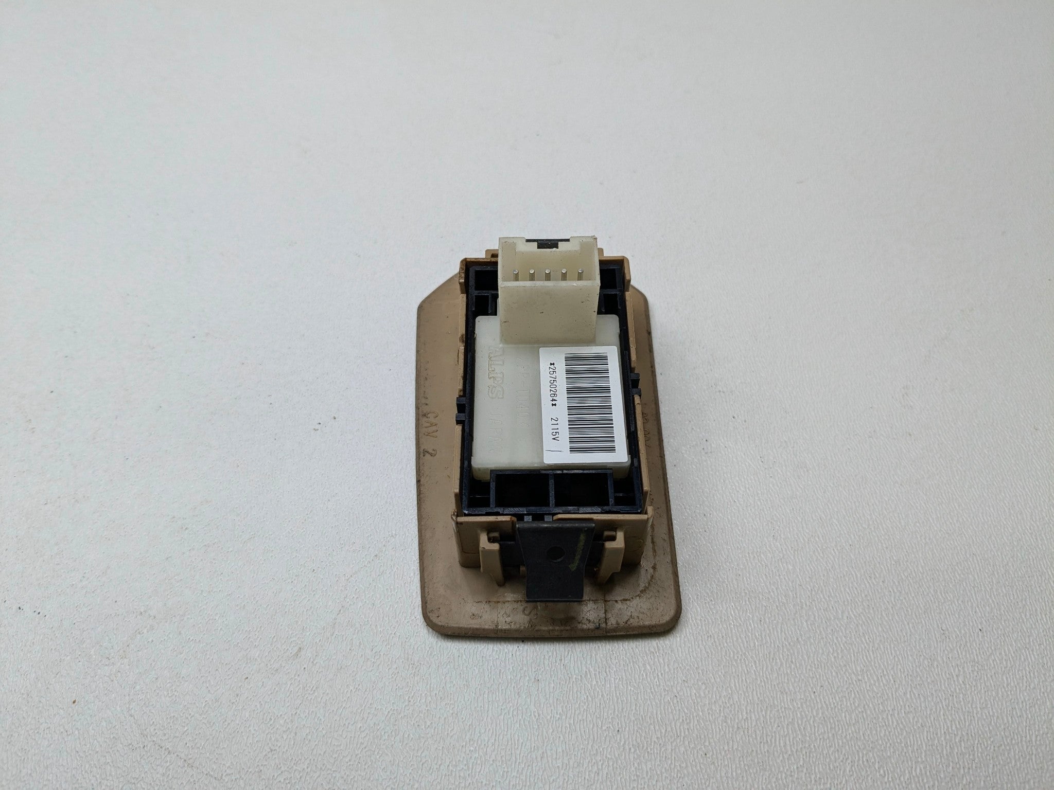 05 - 07 CADILLAC CTS OEM DOOR WINDOW CONTROL SWITCH REAR RIGHT PASSENGER SIDE