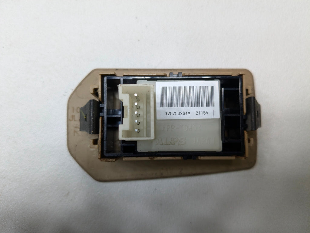 05 - 07 CADILLAC CTS OEM DOOR WINDOW CONTROL SWITCH REAR RIGHT PASSENGER SIDE