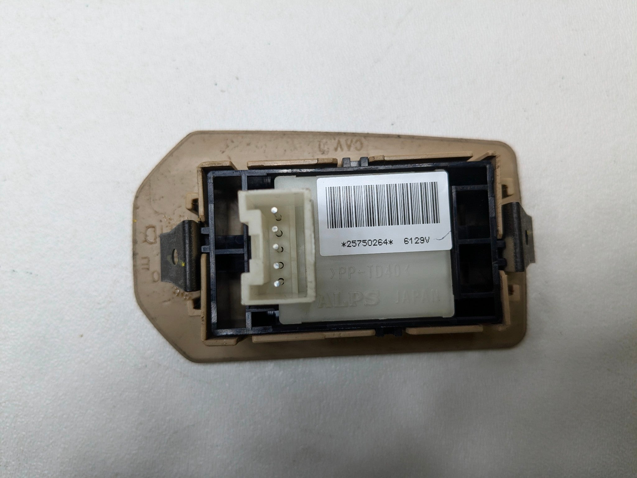 2005 - 2007 CADILLAC CTS OEM DOOR WINDOW CONTROL SWITCH REAR LEFT DRIVER SIDE