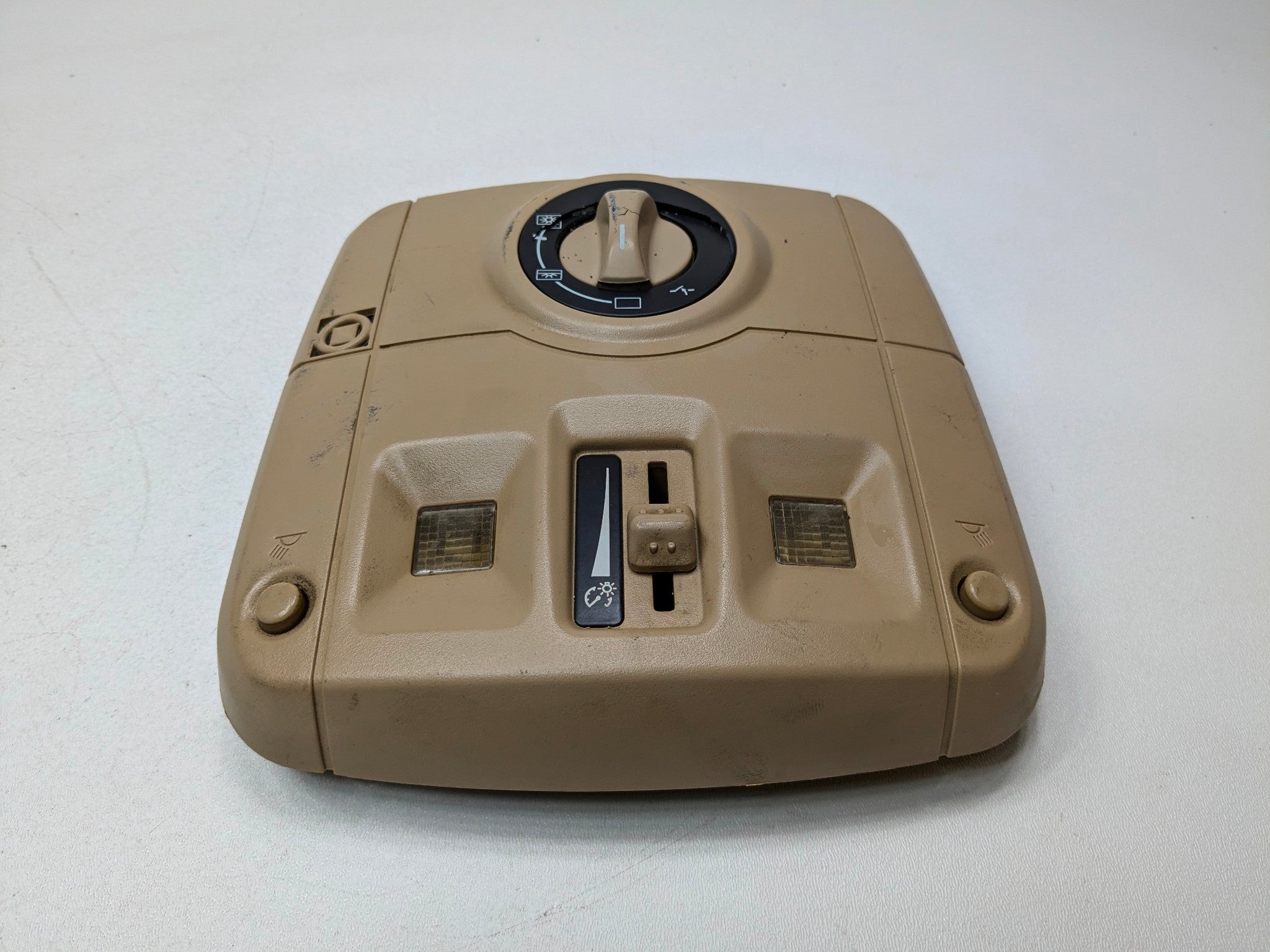 05 - 07 CADILLAC CTS OEM INTERIOR OVERHEAD DOME LIGHT FRONT WITH SUNROOF SWITCH