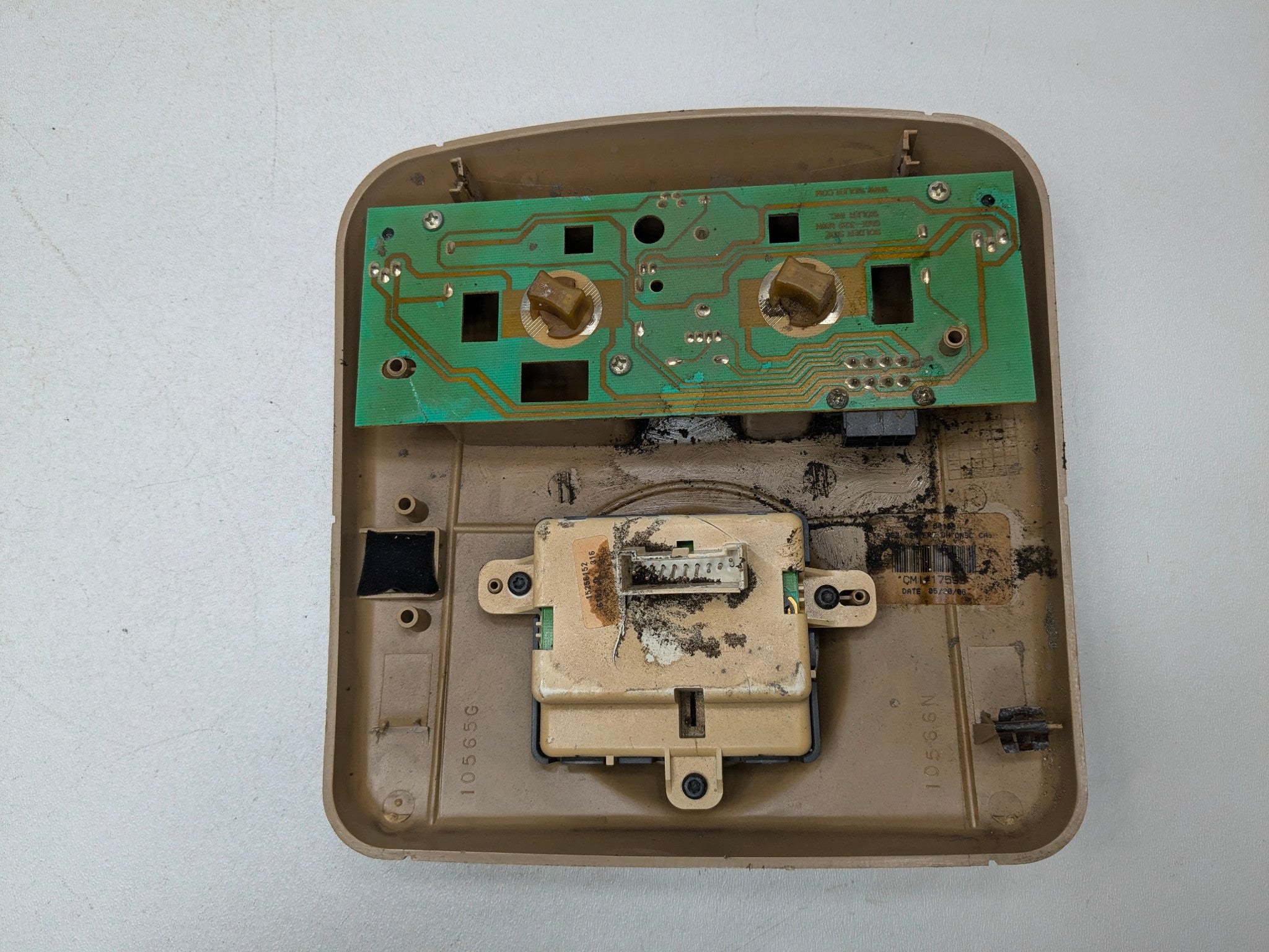 05 - 07 CADILLAC CTS OEM INTERIOR OVERHEAD DOME LIGHT FRONT WITH SUNROOF SWITCH