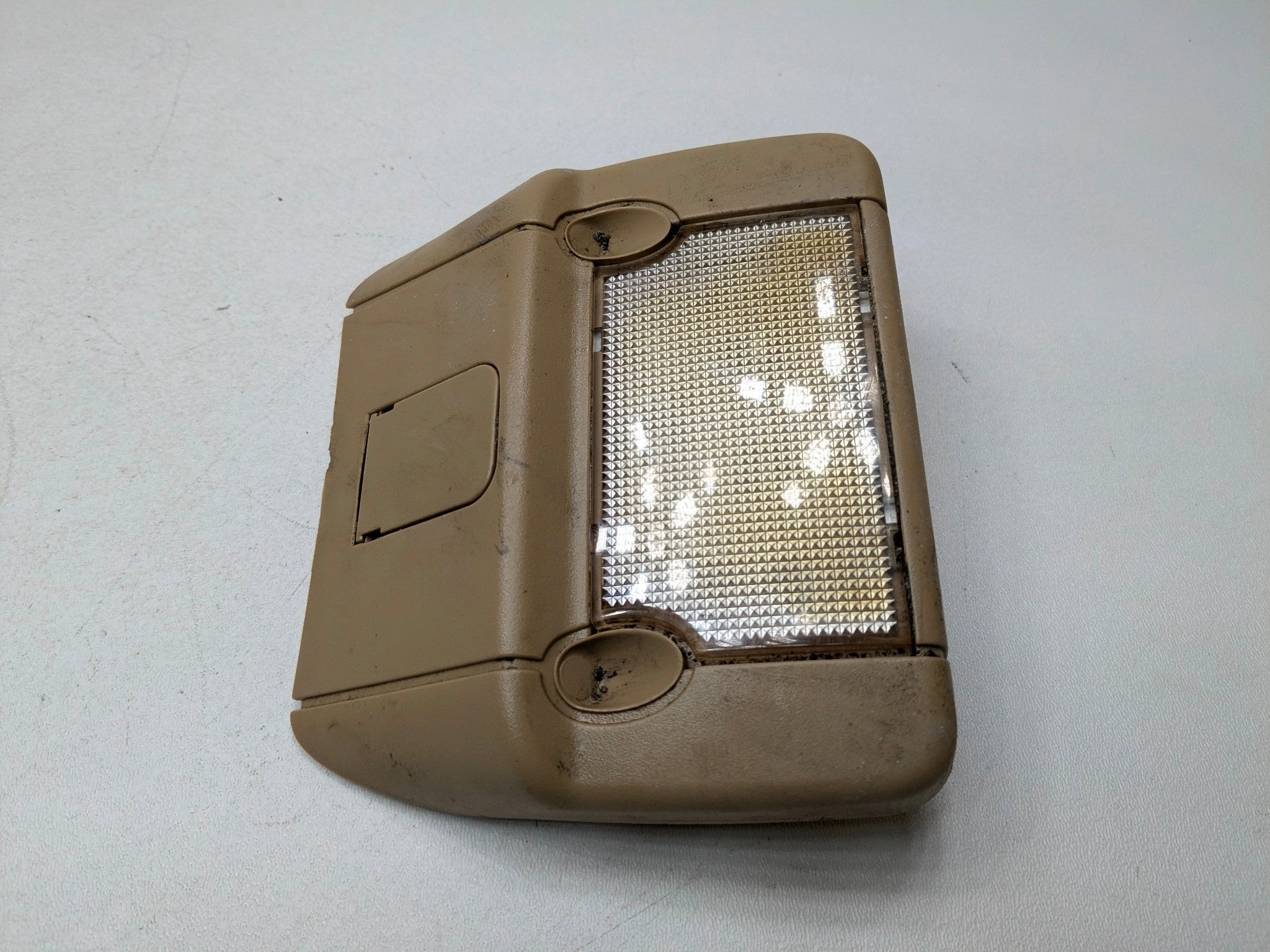 05 - 07 CADILLAC CTS OEM INTERIOR OVERHEAD CONSOLE DOME LIGHT REAR UPPER ROOF