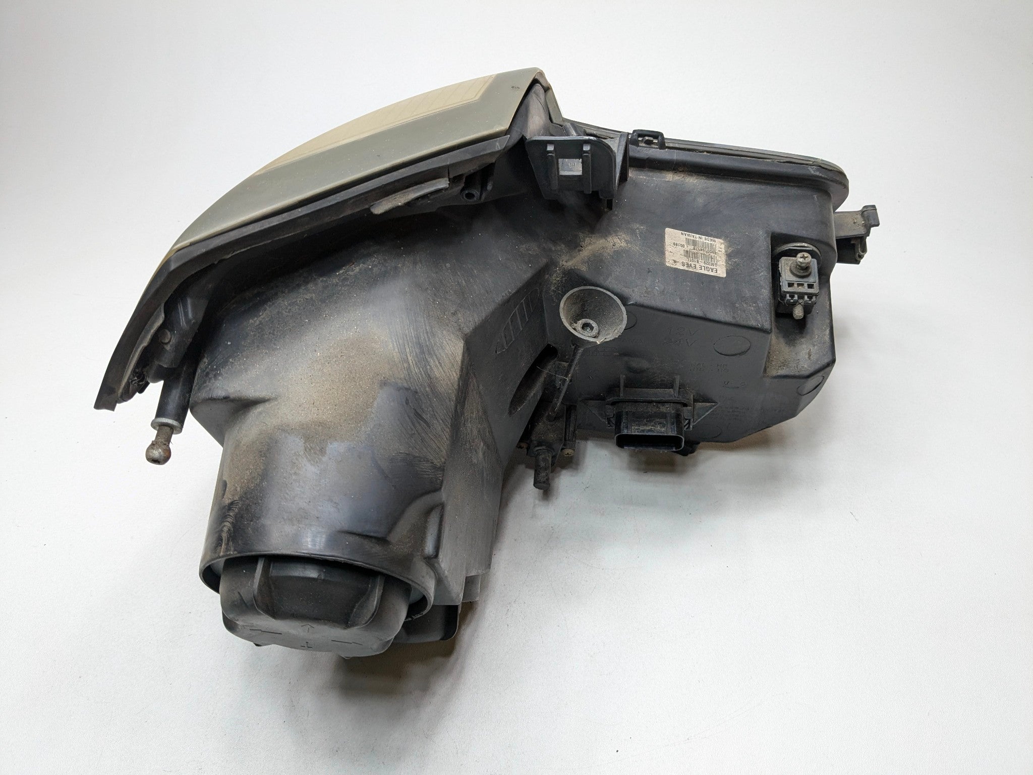 2005 - 2007 CADILLAC CTS OEM HALOGEN HEADLAMP ASSEMBLY FRONT LEFT DRIVER SIDE