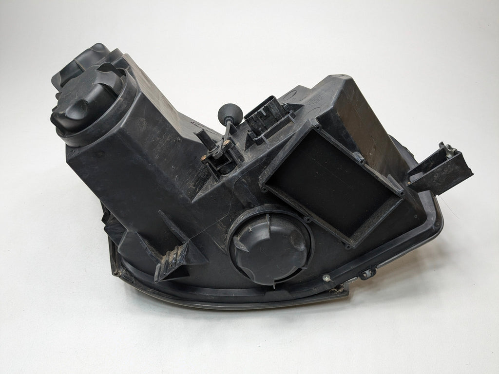 2005 - 2007 CADILLAC CTS OEM HALOGEN HEADLAMP ASSEMBLY FRONT LEFT DRIVER SIDE