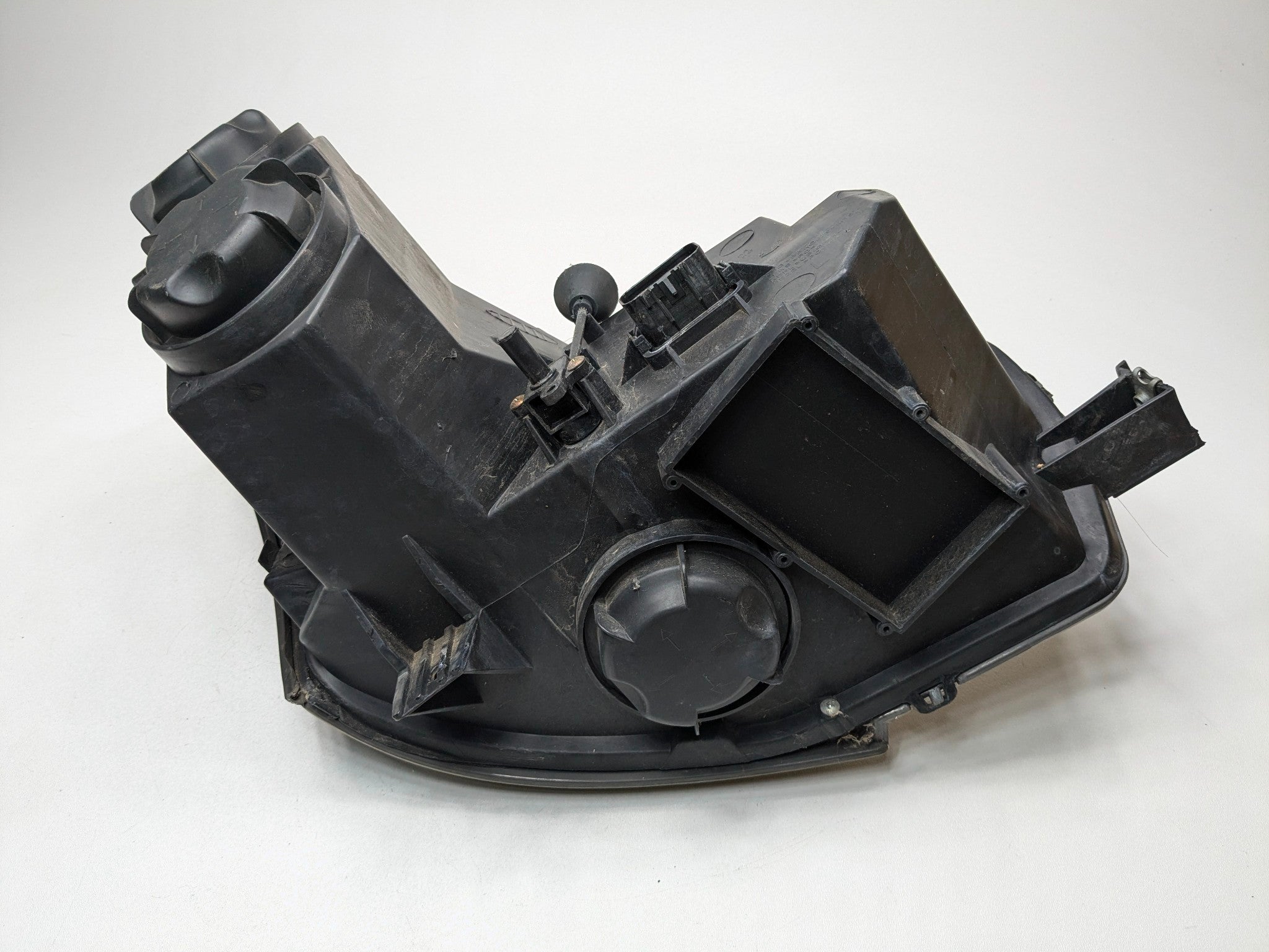 2005 - 2007 CADILLAC CTS OEM HALOGEN HEADLAMP ASSEMBLY FRONT LEFT DRIVER SIDE